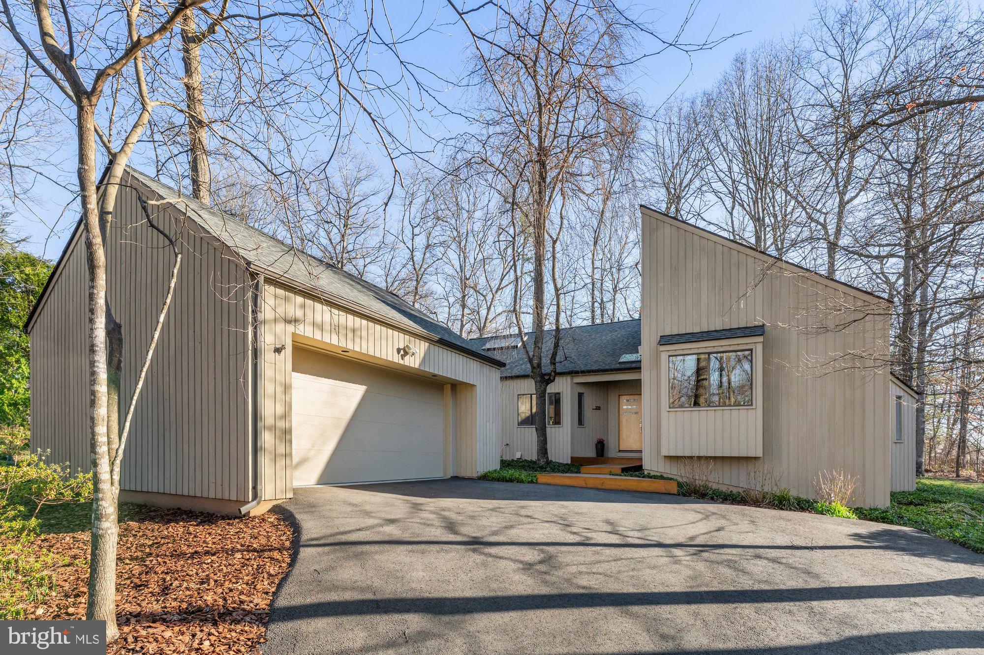 RESTON - Residential