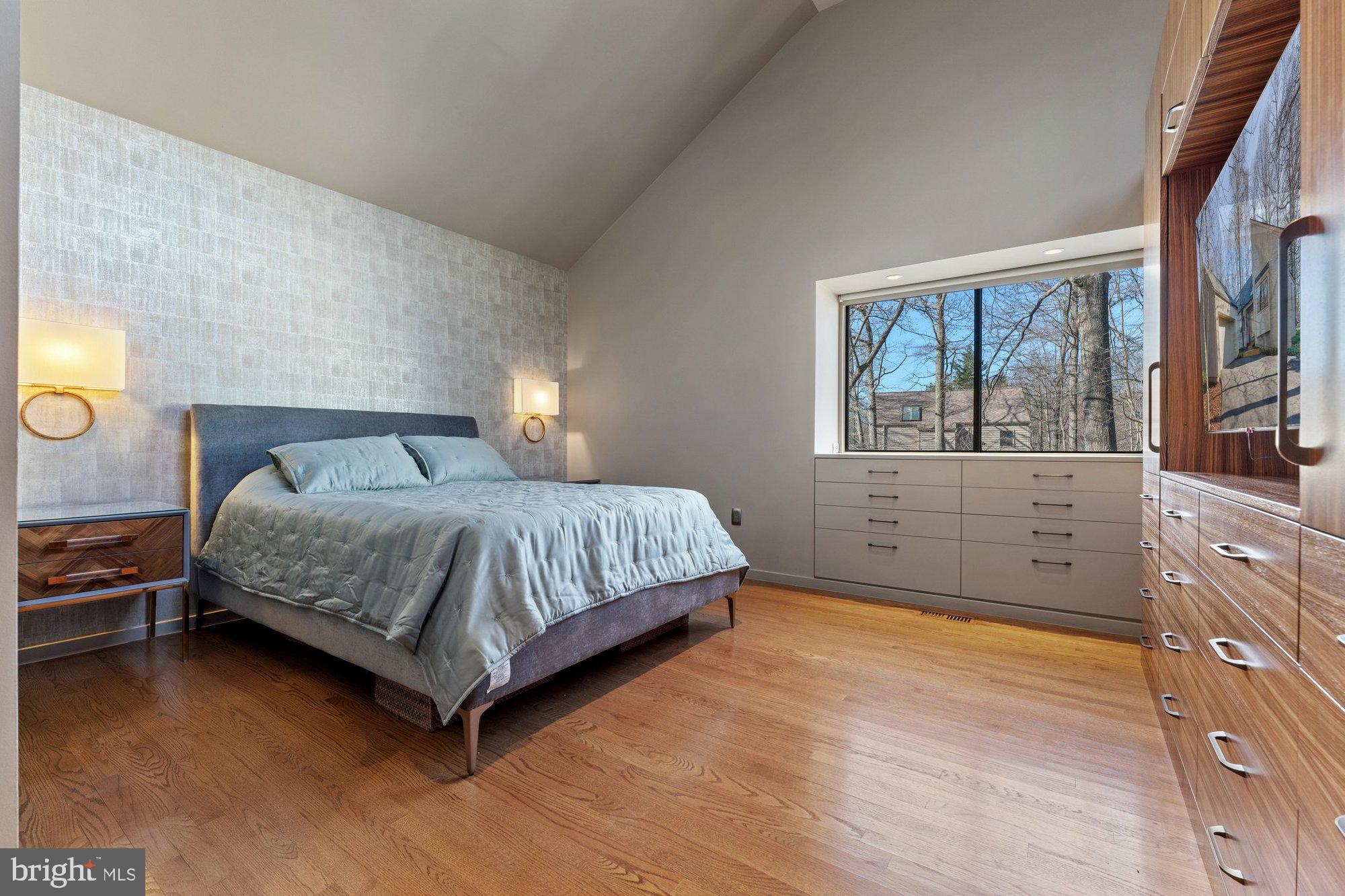 RESTON - Residential