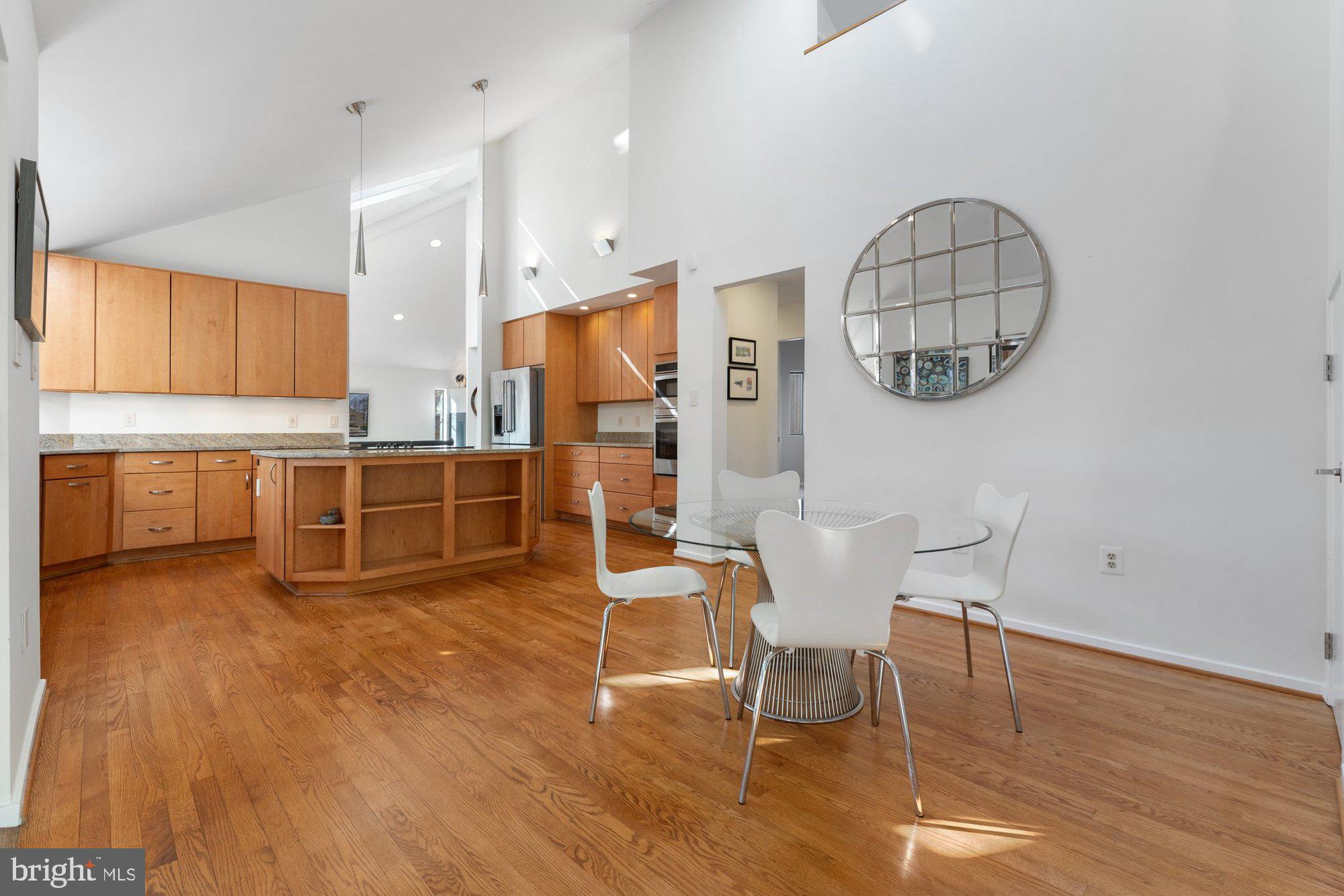 RESTON - Residential