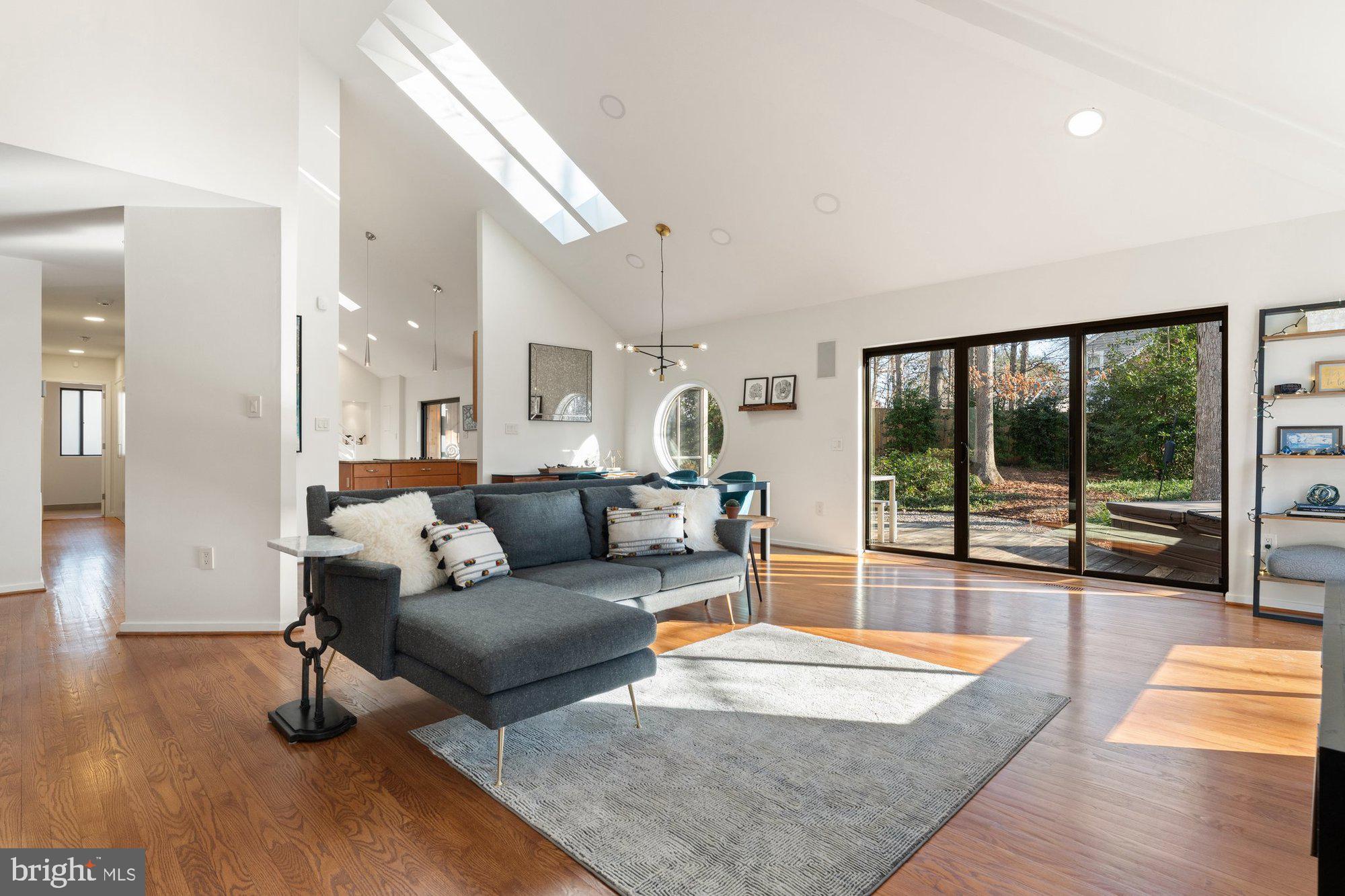 RESTON - Residential