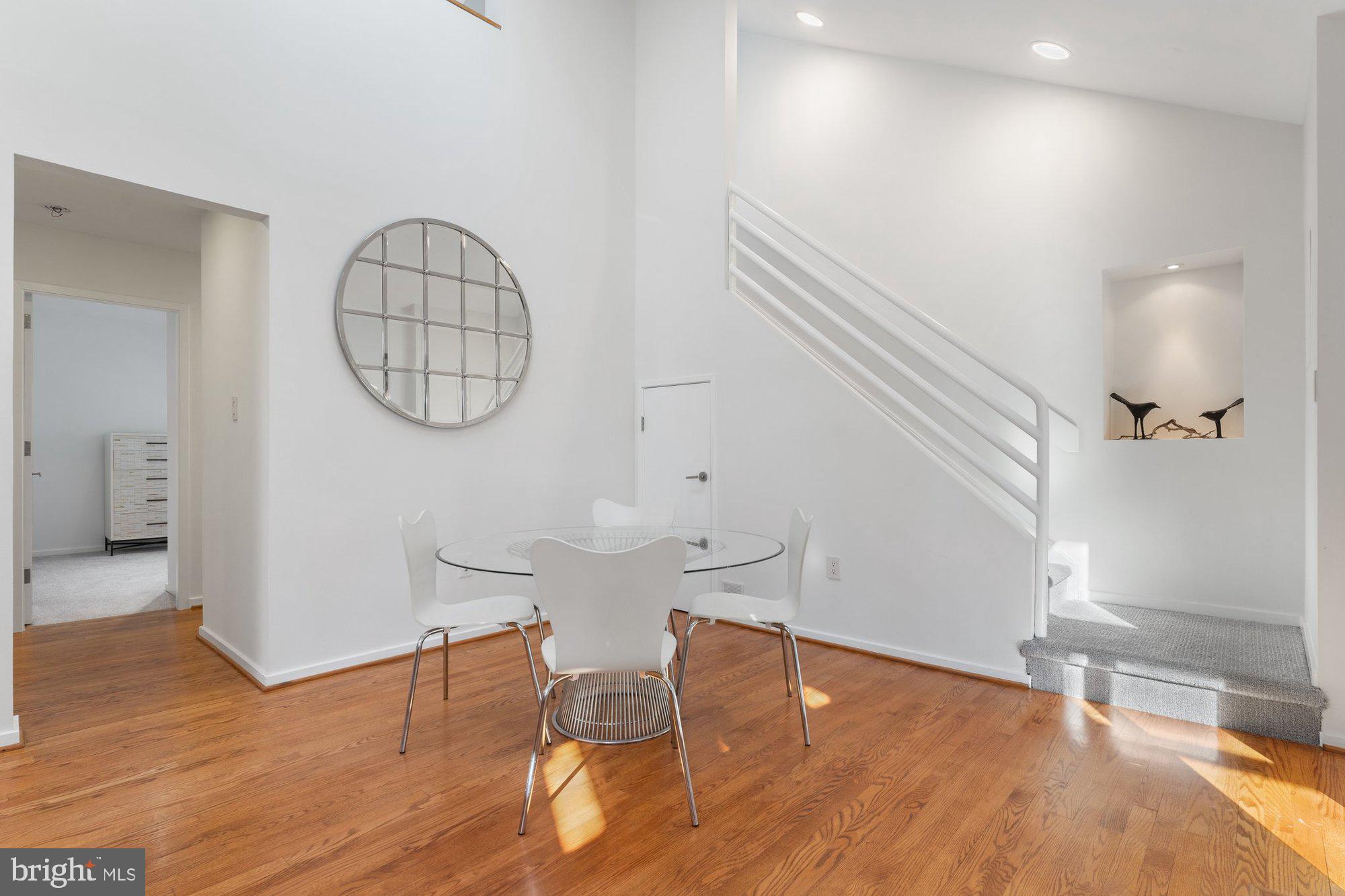 RESTON - Residential