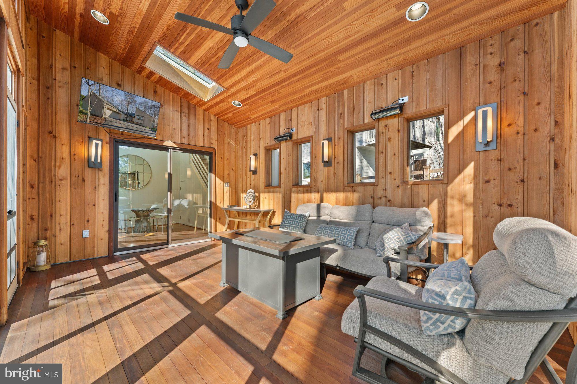 RESTON - Residential