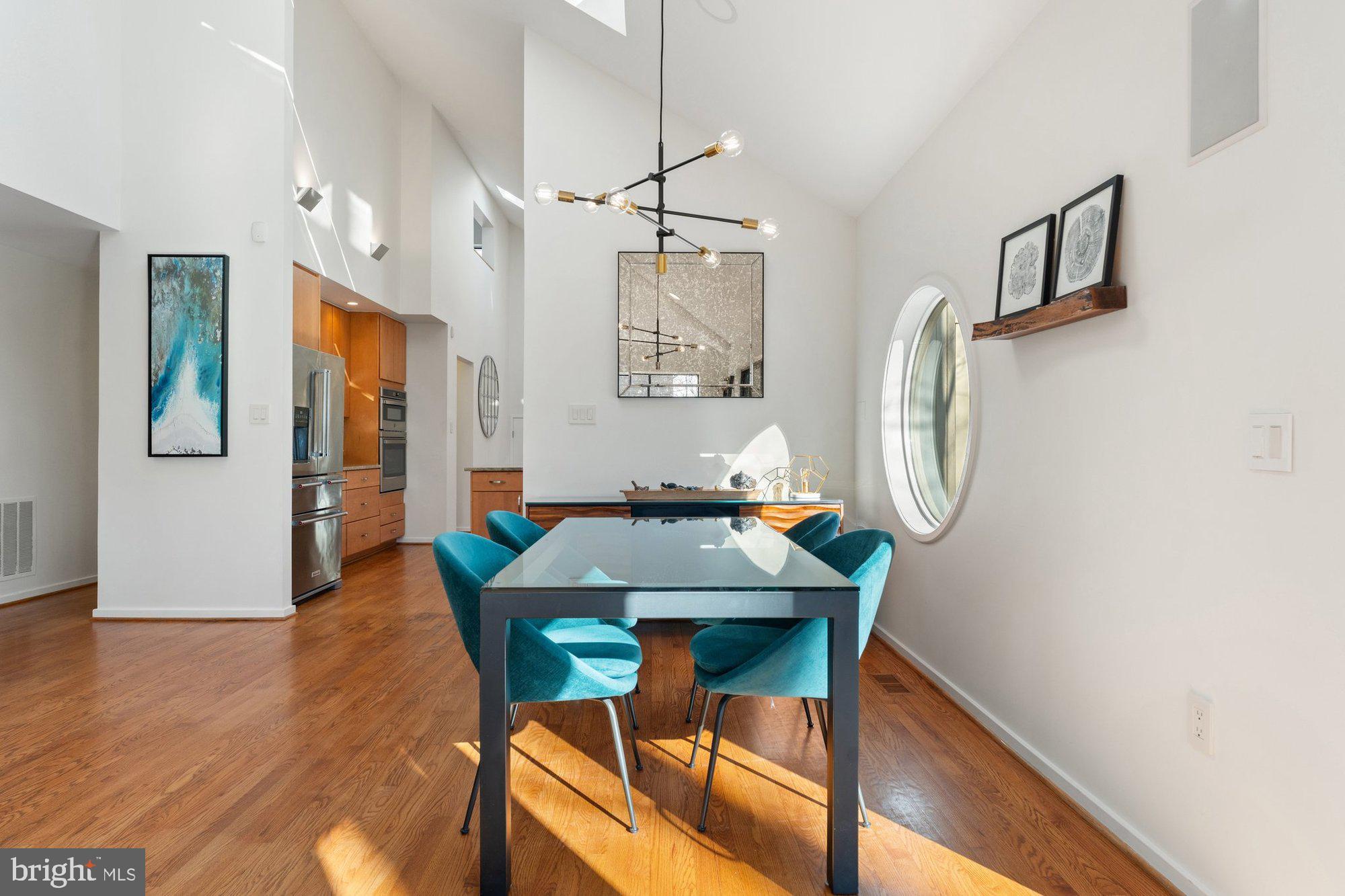 RESTON - Residential