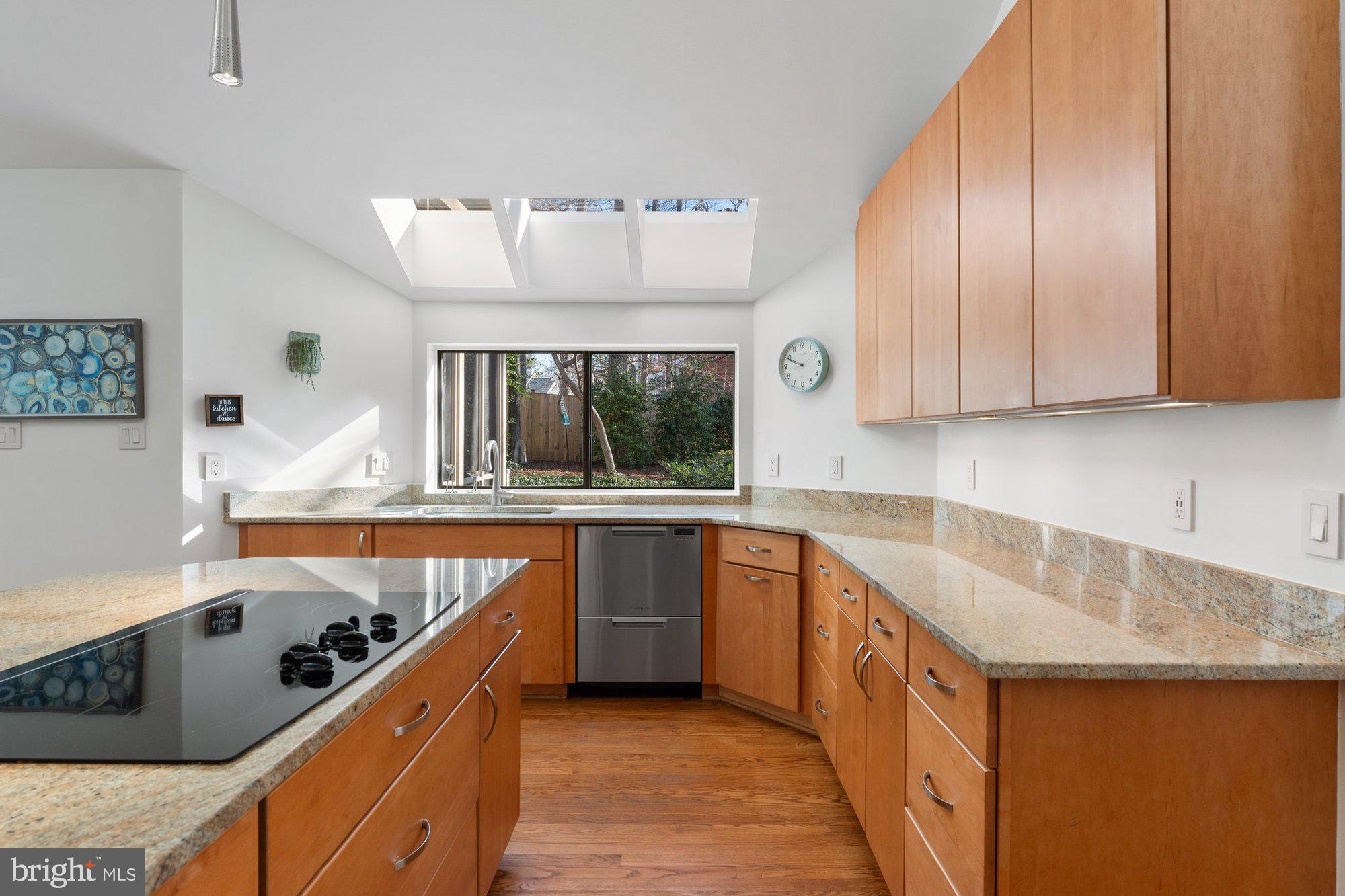 RESTON - Residential