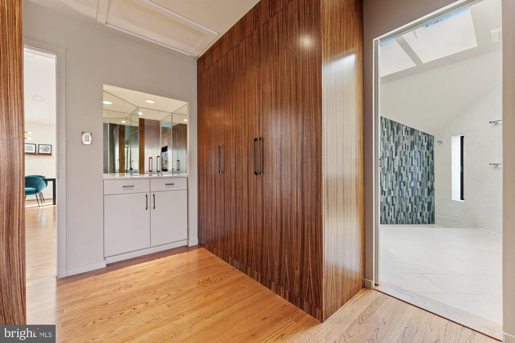 RESTON - Residential