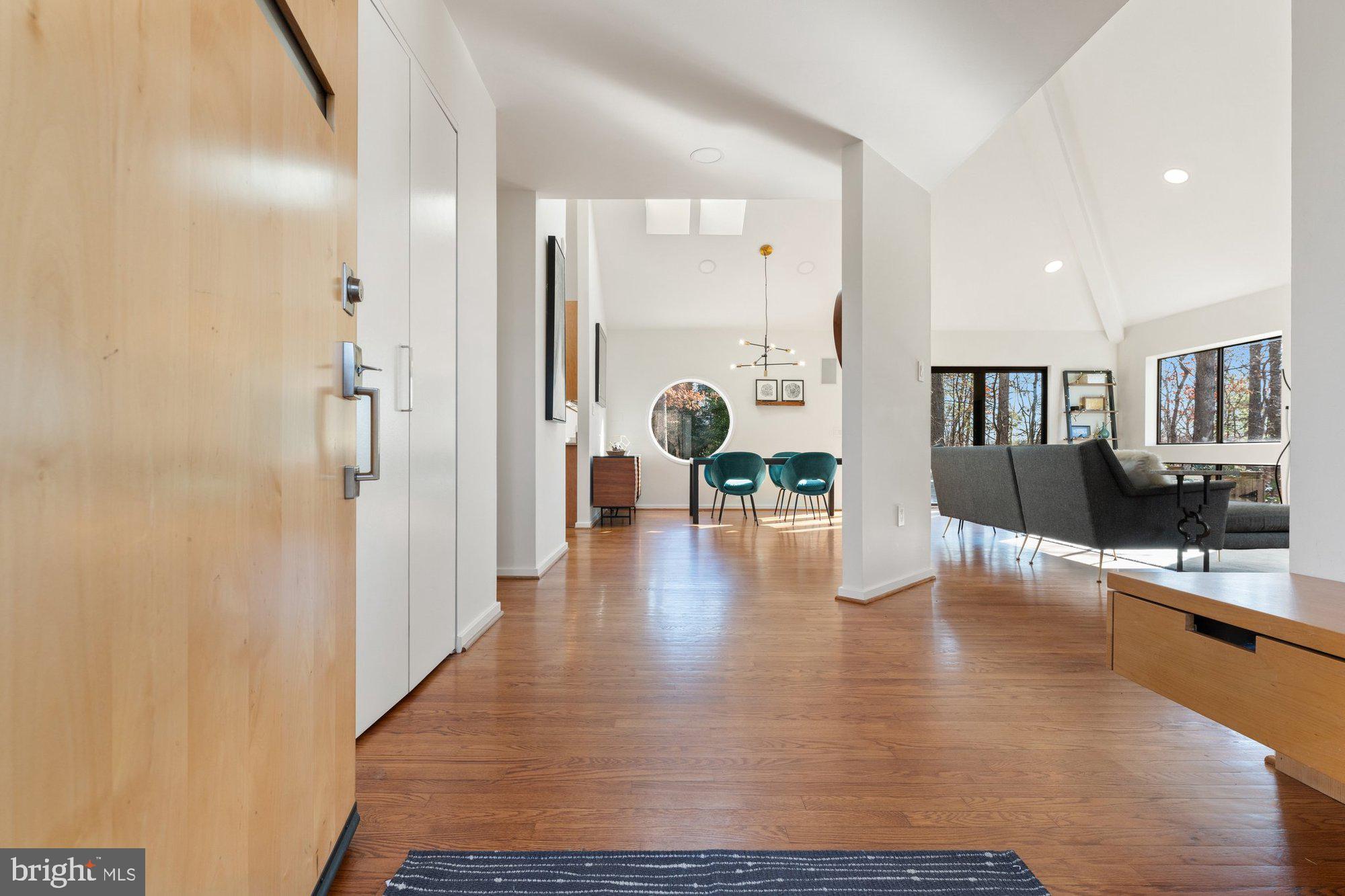 RESTON - Residential