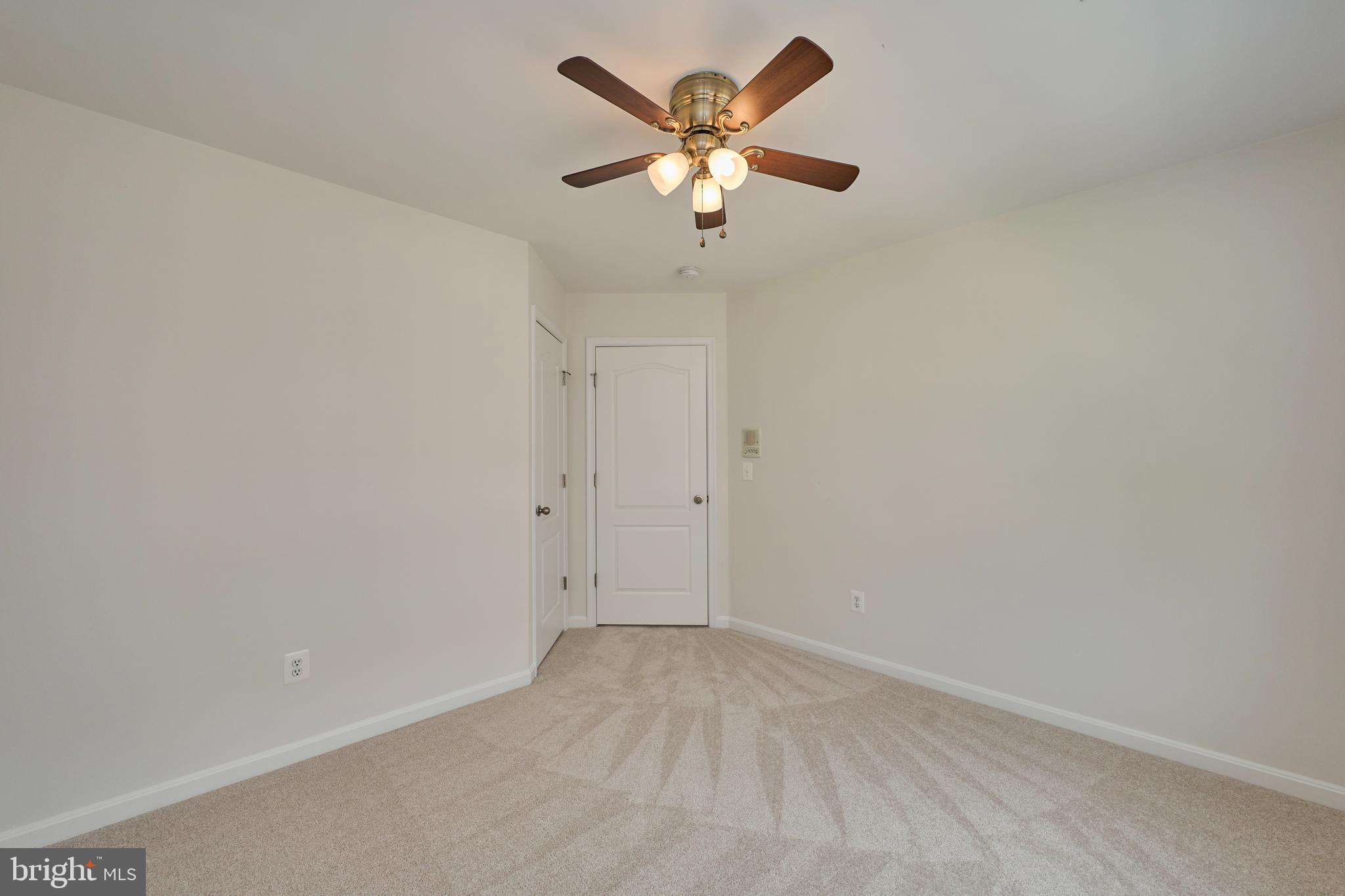 LANSDOWNE TOWN CENTER - Residential