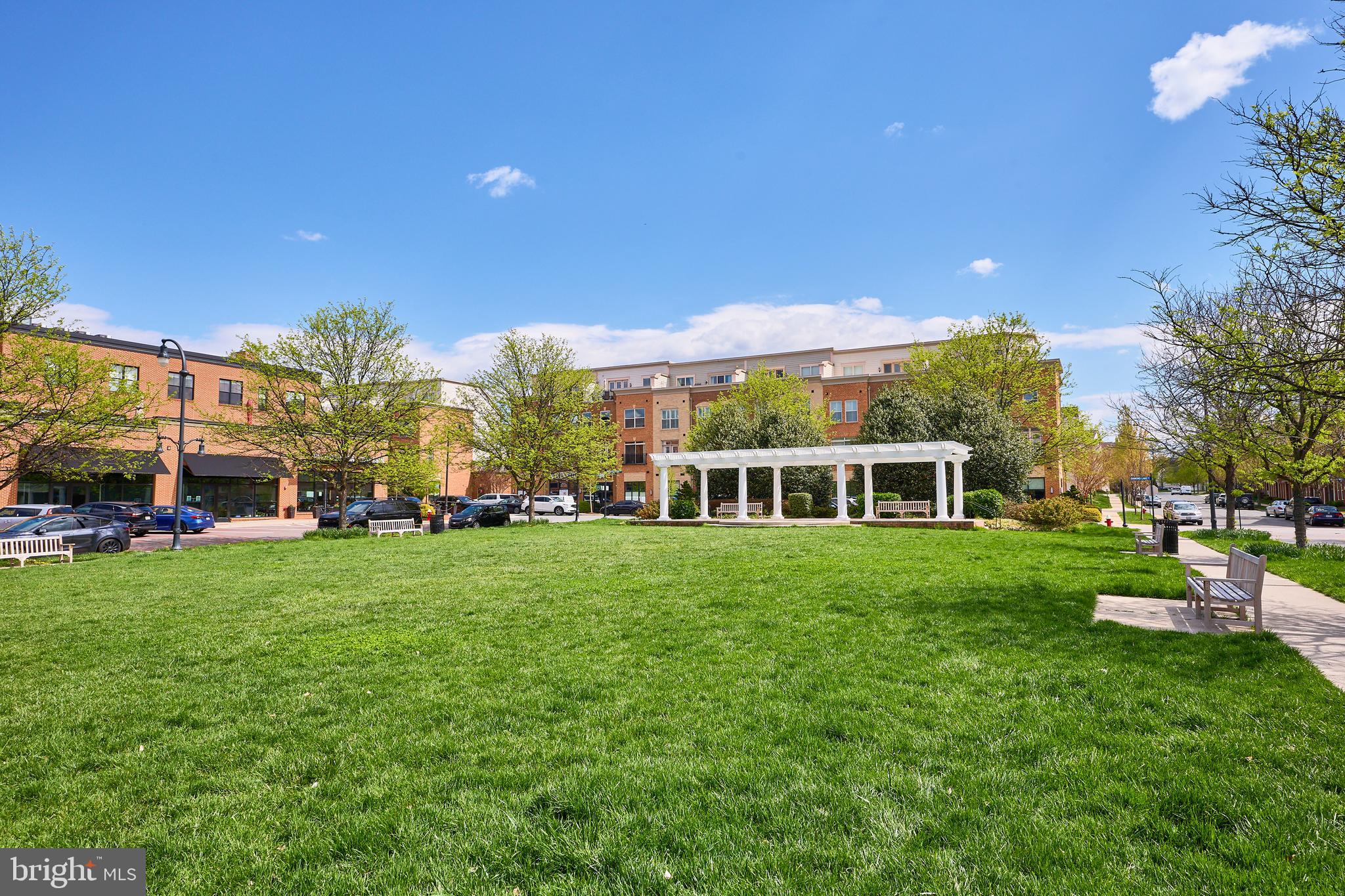 LANSDOWNE TOWN CENTER - Residential