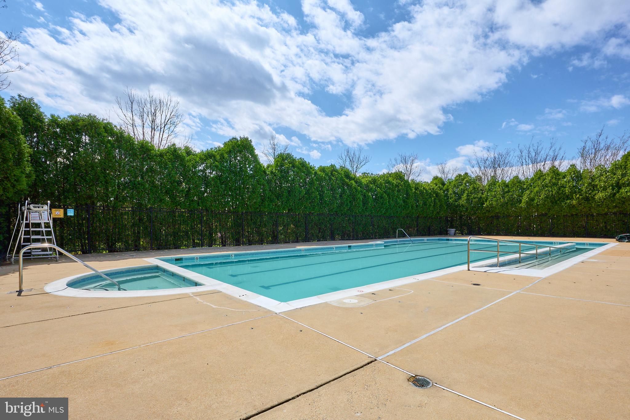 LANSDOWNE TOWN CENTER - Residential