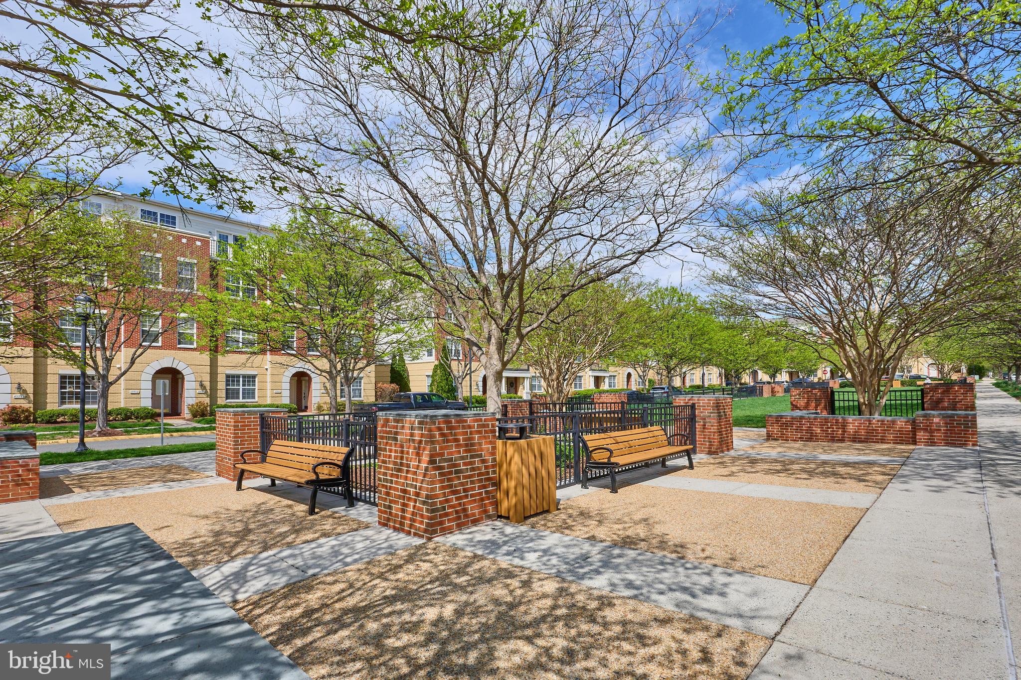 LANSDOWNE TOWN CENTER - Residential