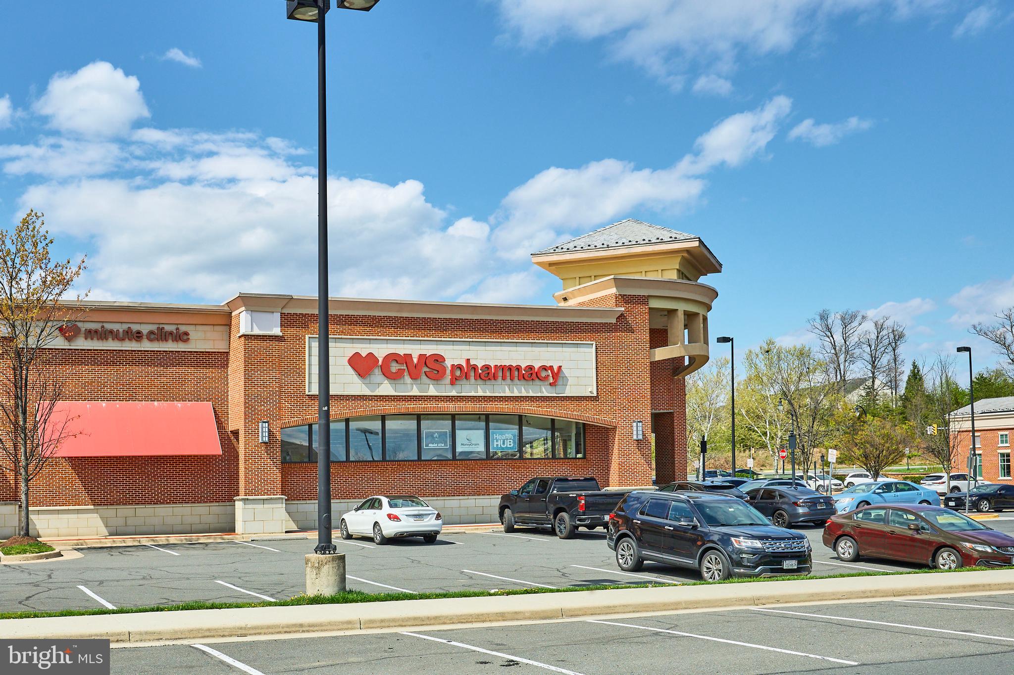 LANSDOWNE TOWN CENTER - Residential