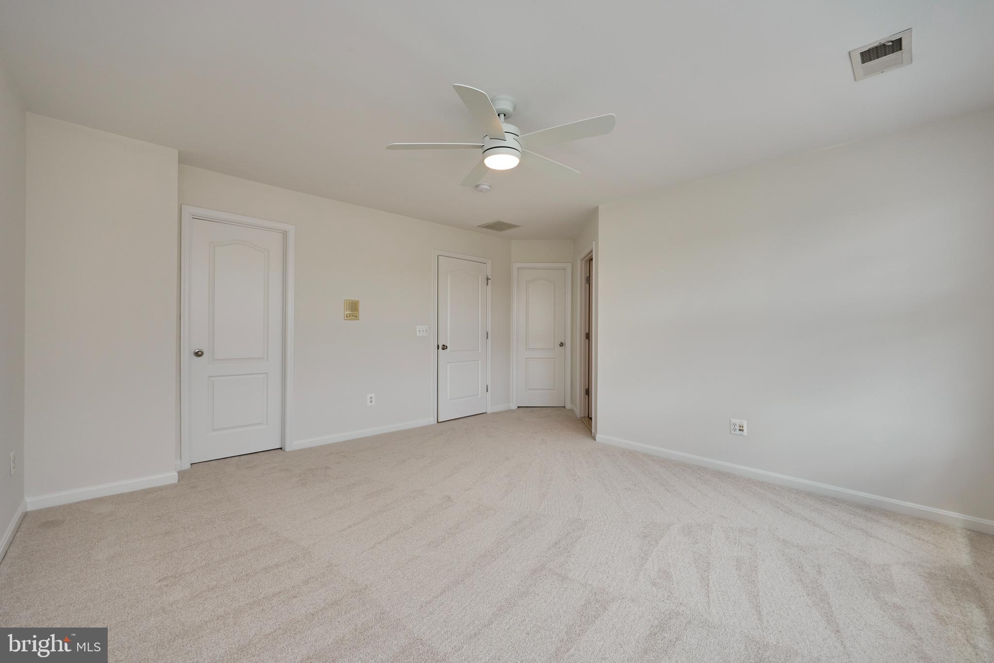 LANSDOWNE TOWN CENTER - Residential