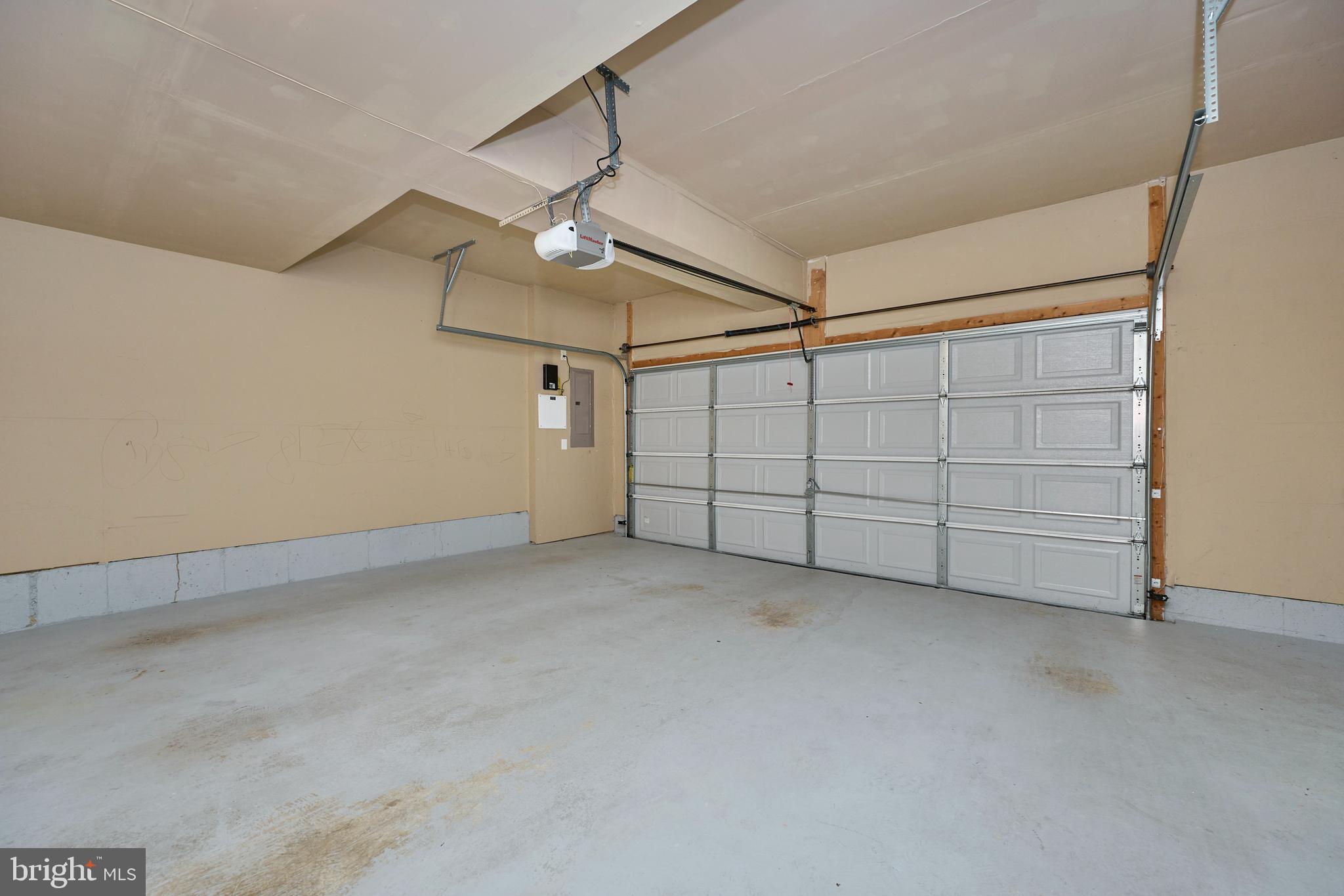 LANSDOWNE TOWN CENTER - Residential