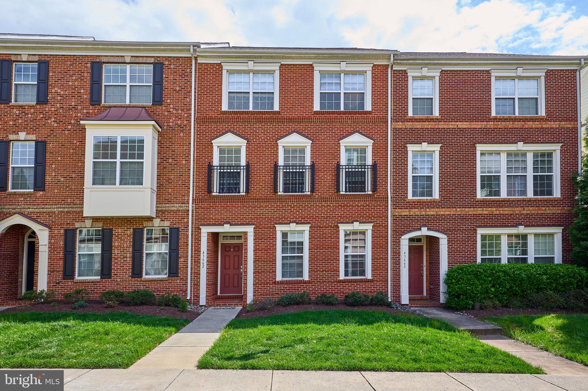 LANSDOWNE TOWN CENTER - Residential