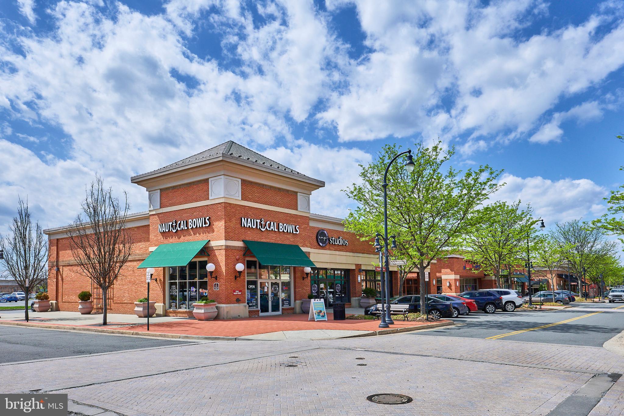 LANSDOWNE TOWN CENTER - Residential