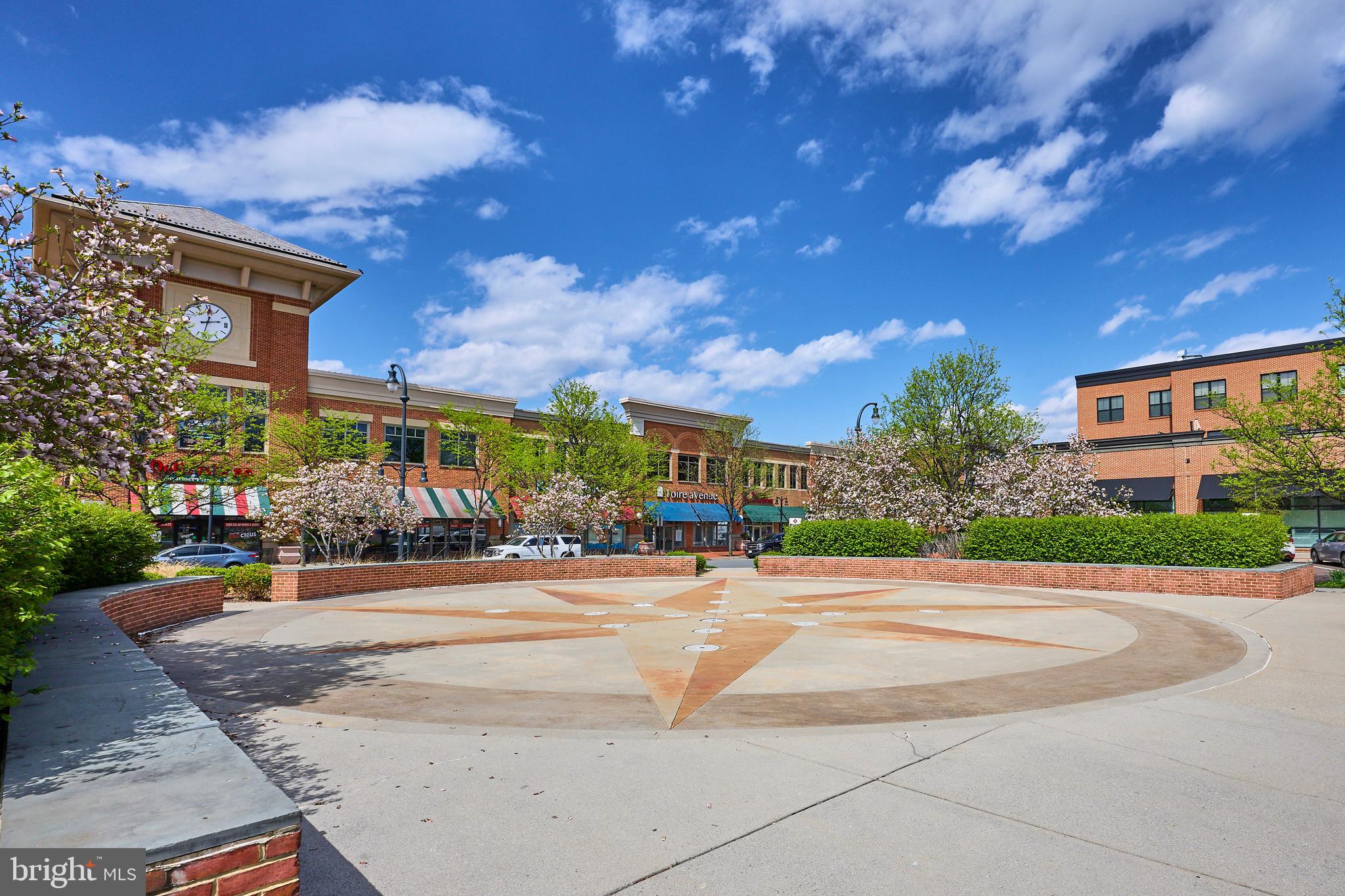LANSDOWNE TOWN CENTER - Residential