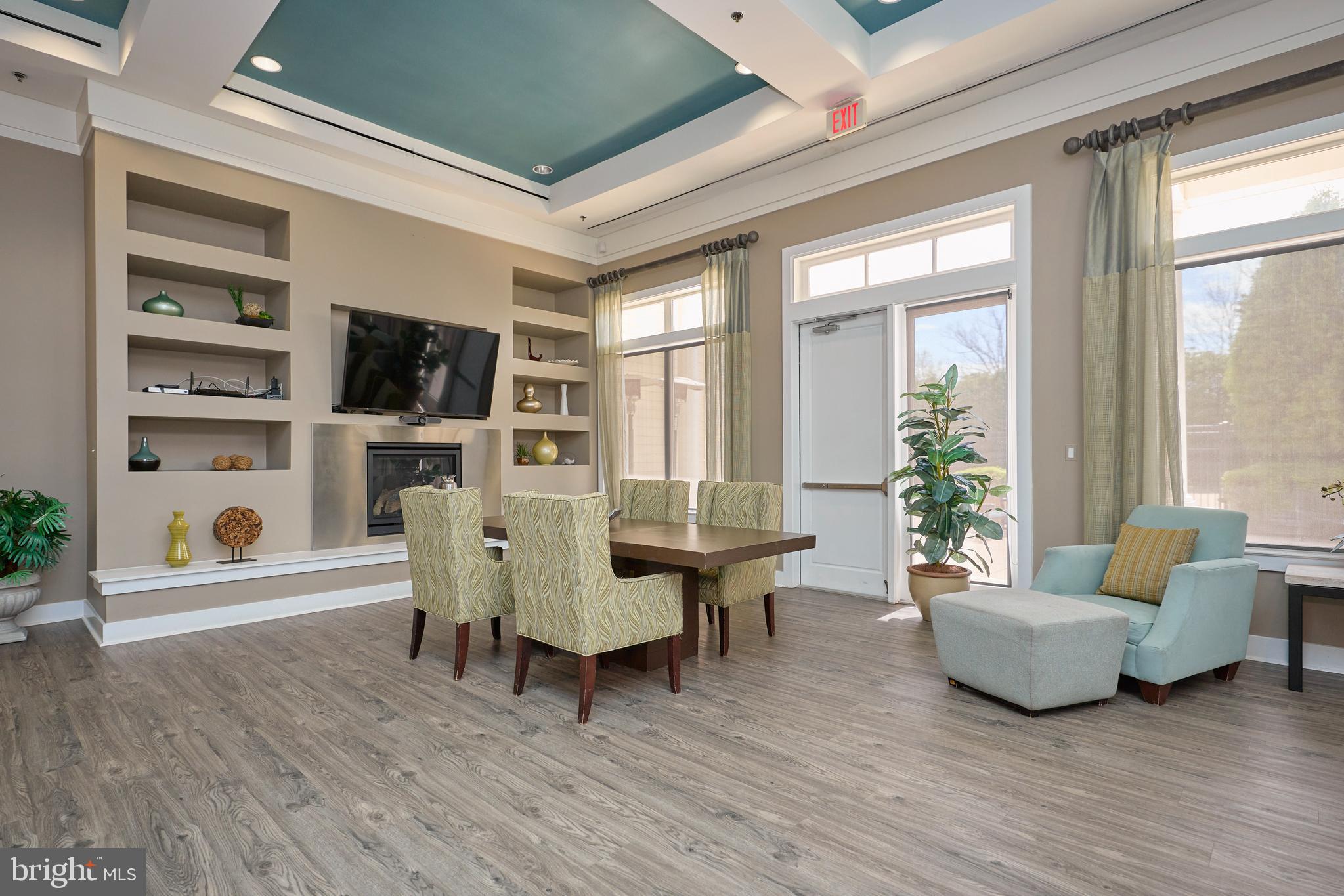 LANSDOWNE TOWN CENTER - Residential