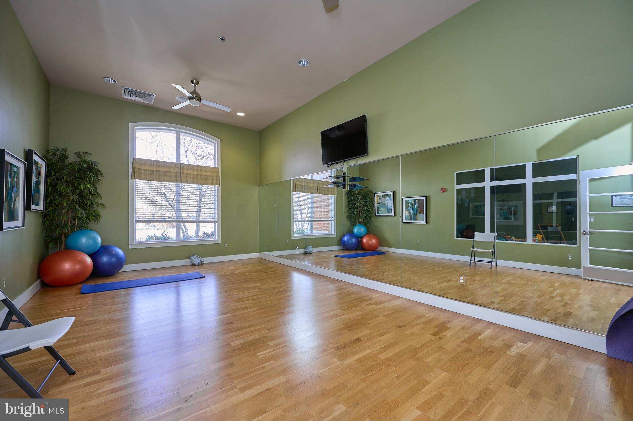 LANSDOWNE TOWN CENTER - Residential