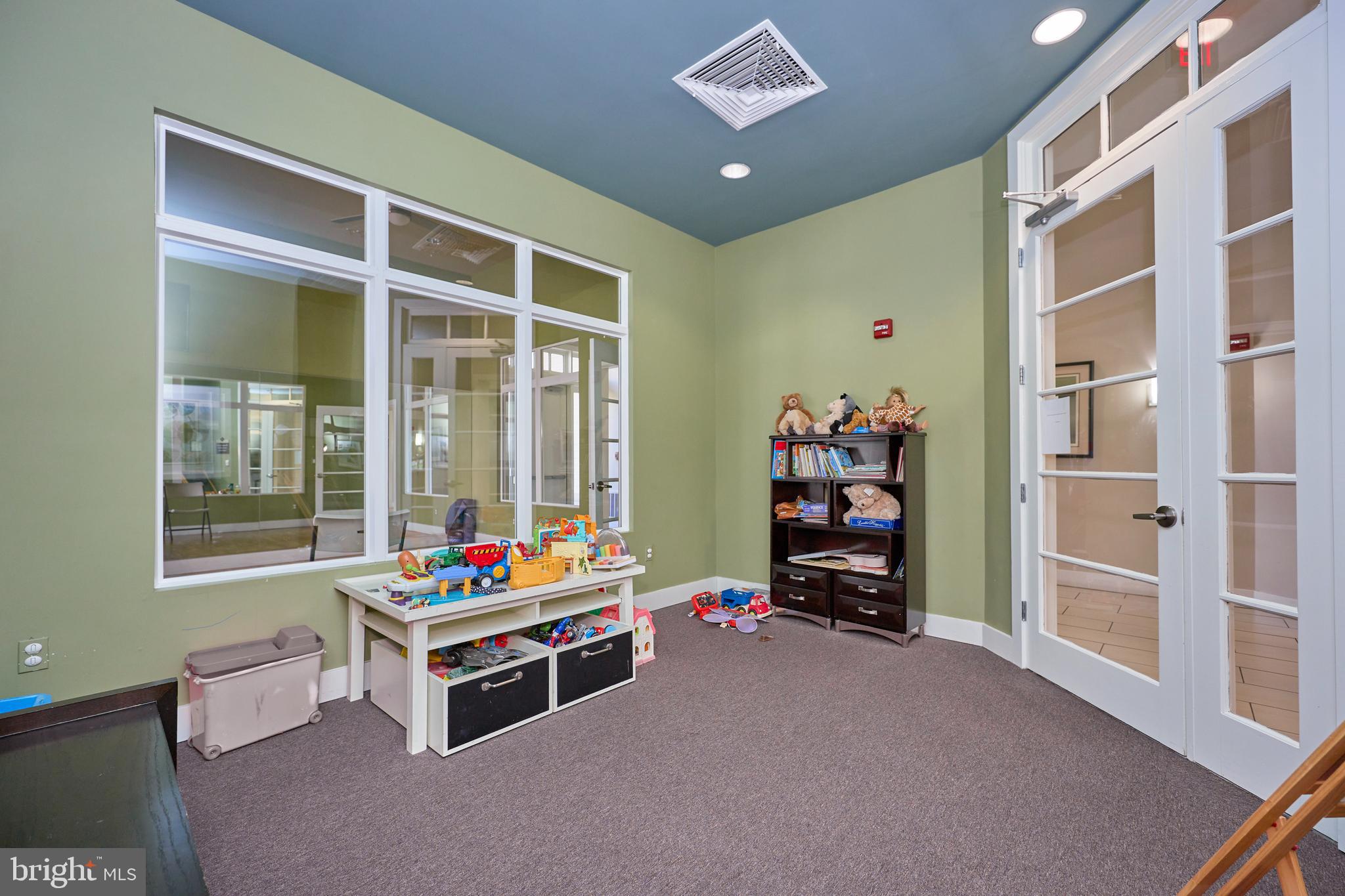 LANSDOWNE TOWN CENTER - Residential