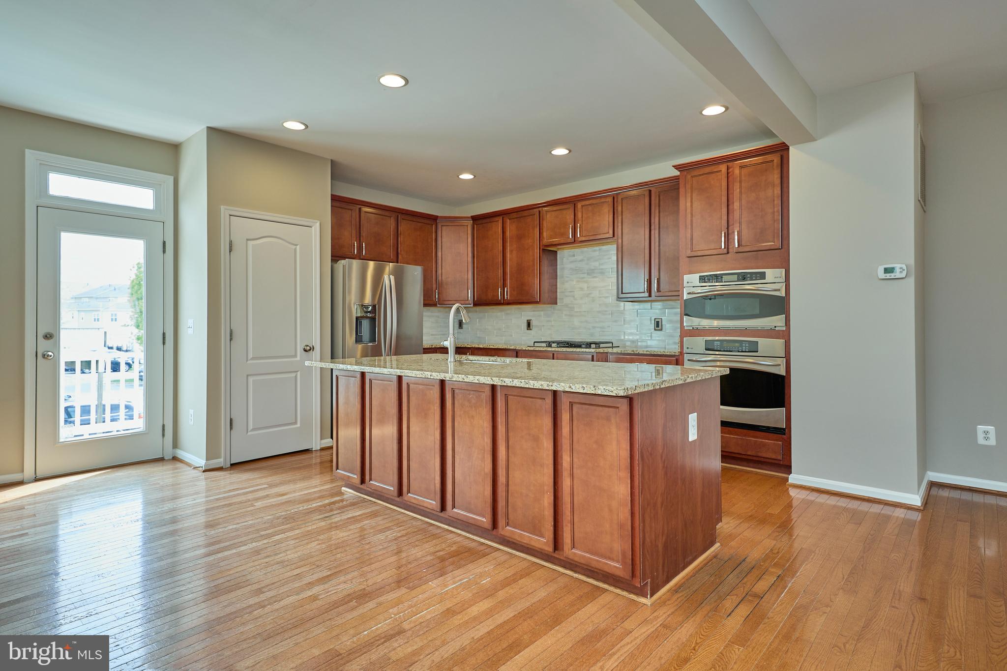 LANSDOWNE TOWN CENTER - Residential