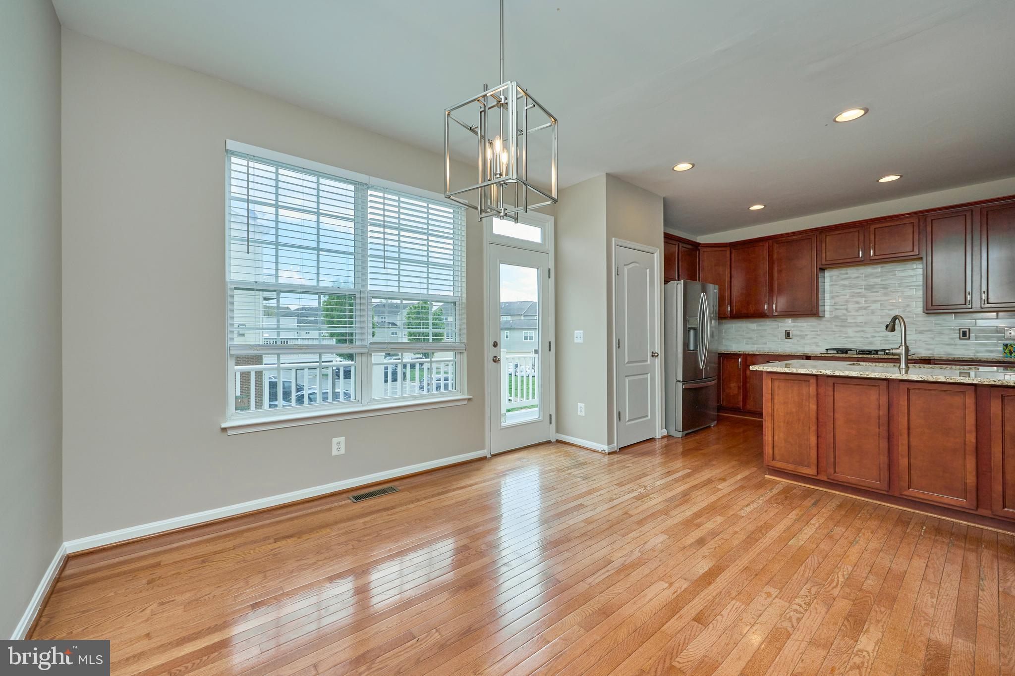 LANSDOWNE TOWN CENTER - Residential