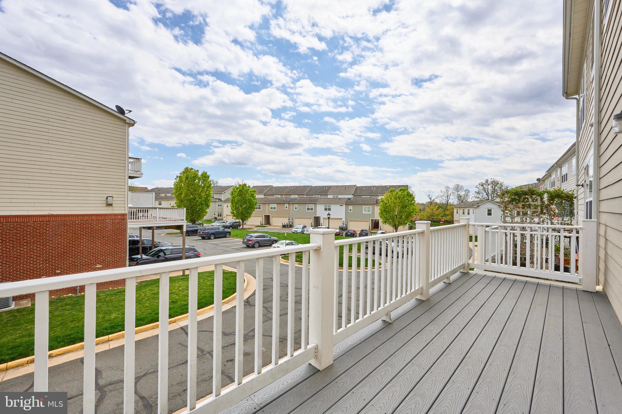 LANSDOWNE TOWN CENTER - Residential