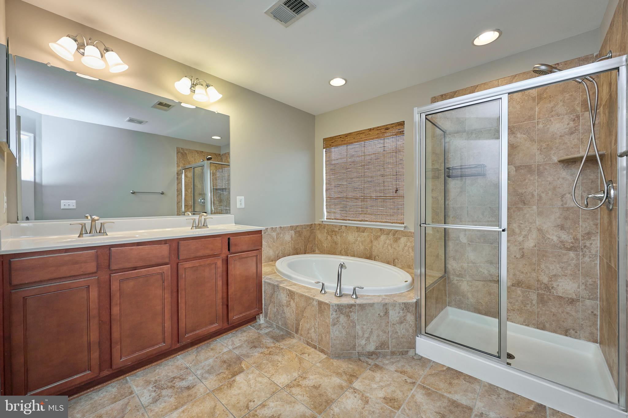 LANSDOWNE TOWN CENTER - Residential