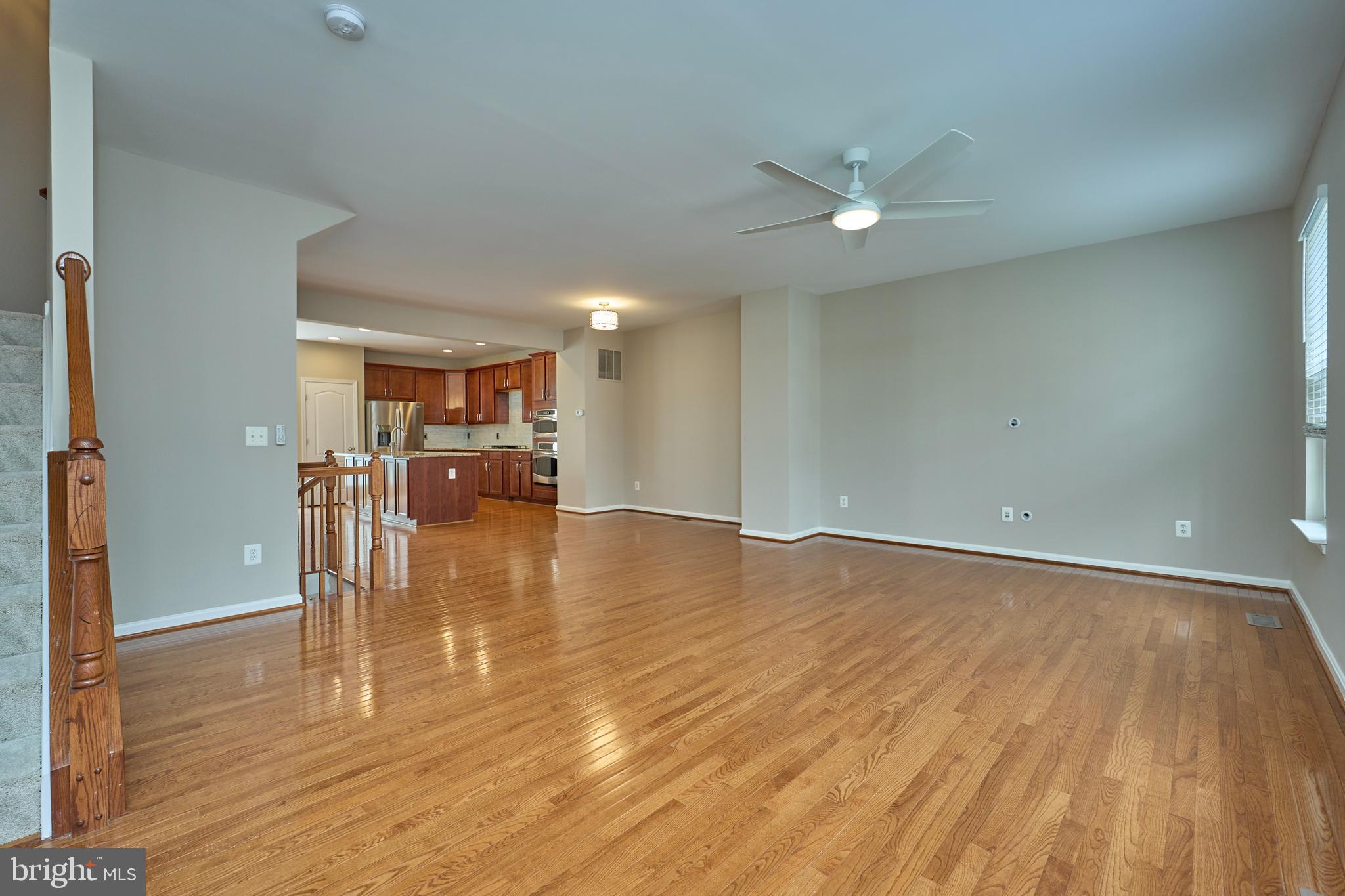 LANSDOWNE TOWN CENTER - Residential