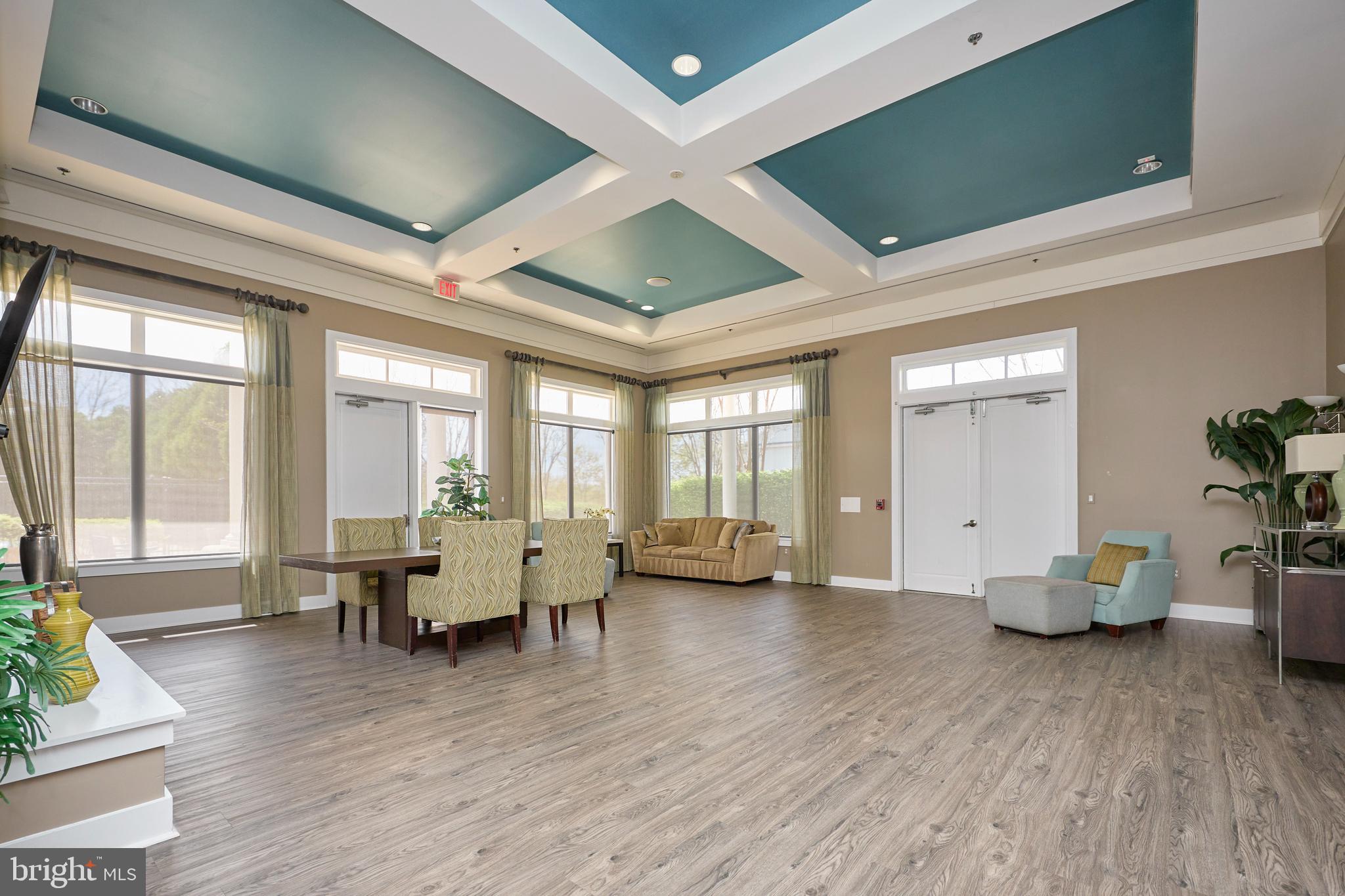 LANSDOWNE TOWN CENTER - Residential