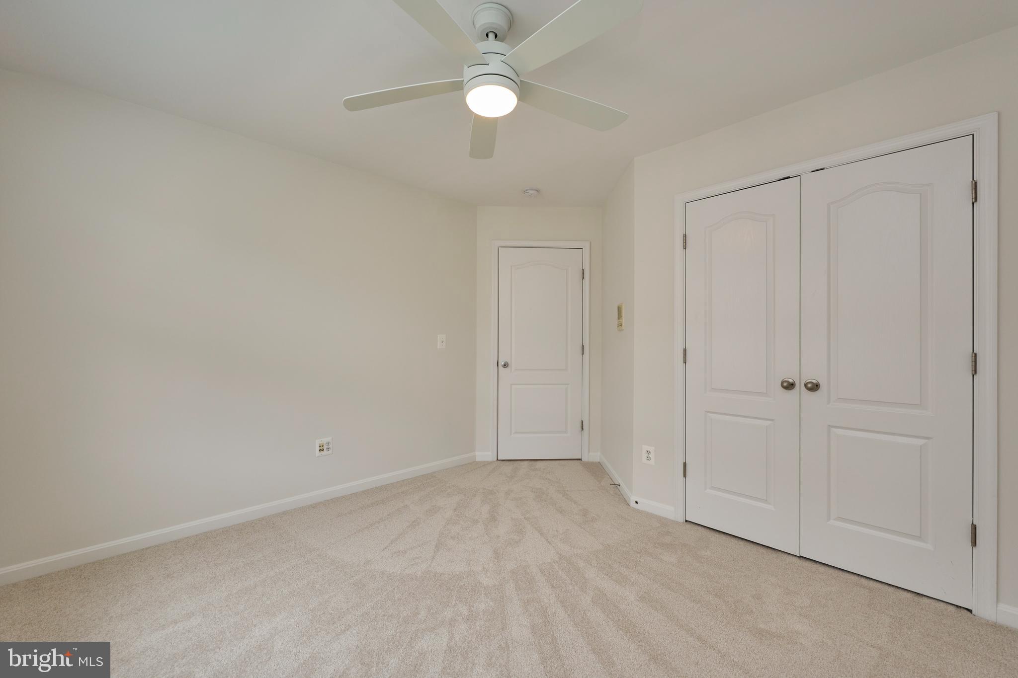 LANSDOWNE TOWN CENTER - Residential