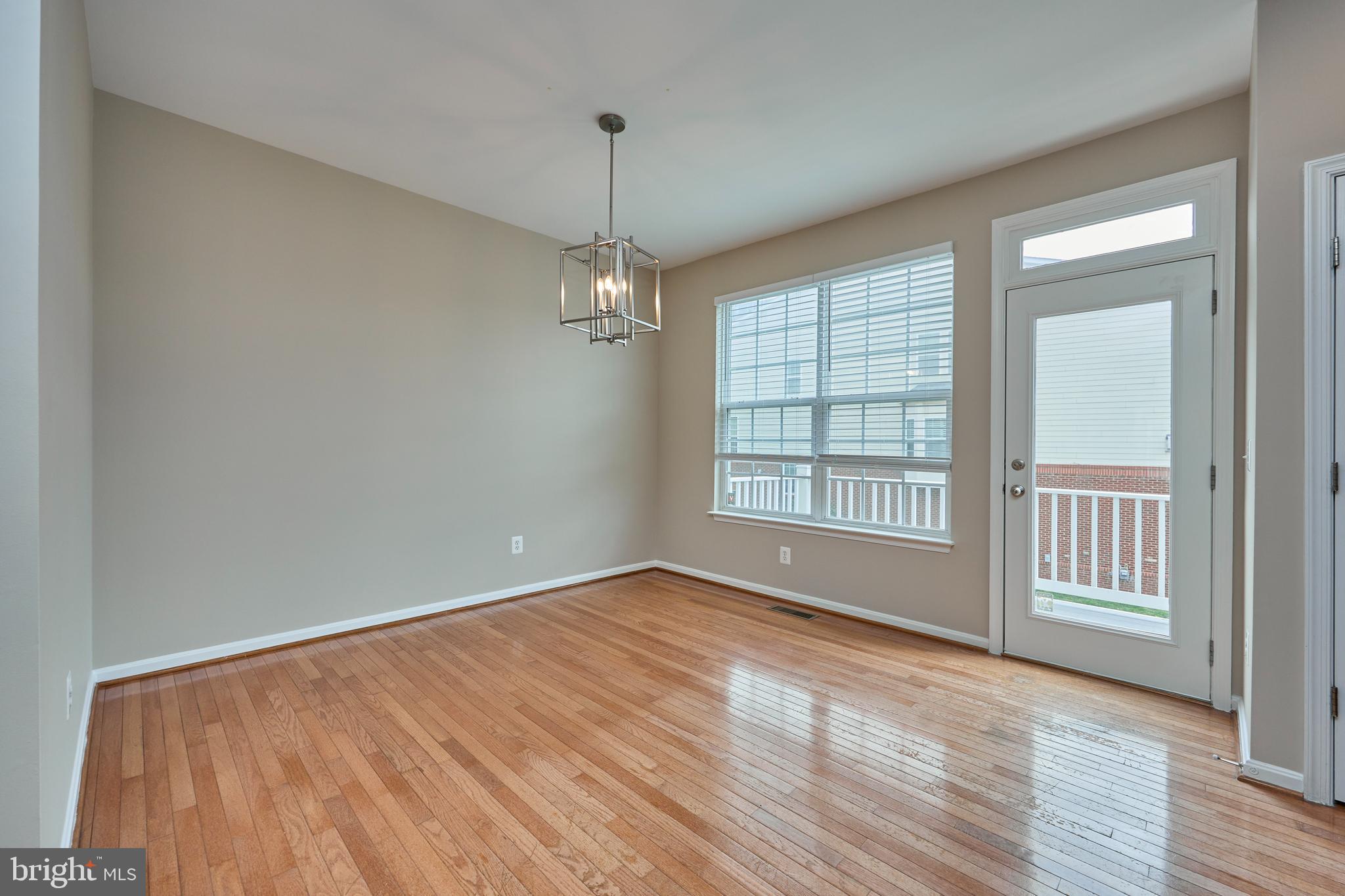 LANSDOWNE TOWN CENTER - Residential