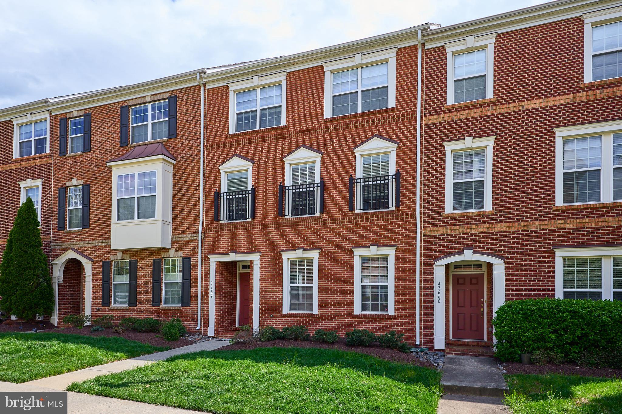 LANSDOWNE TOWN CENTER - Residential