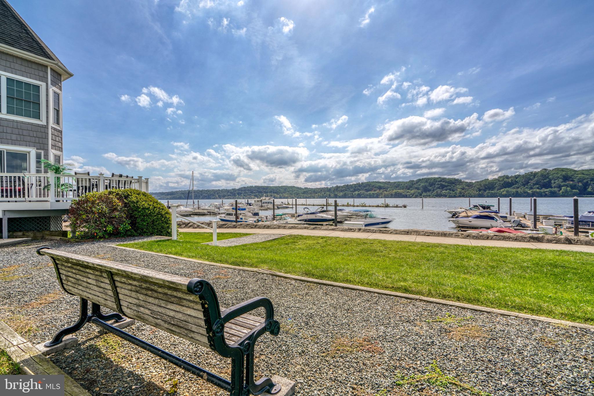 TOMES LANDING - Residential