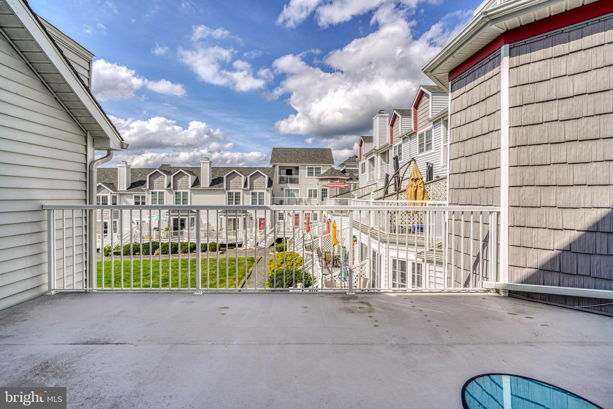 TOMES LANDING - Residential