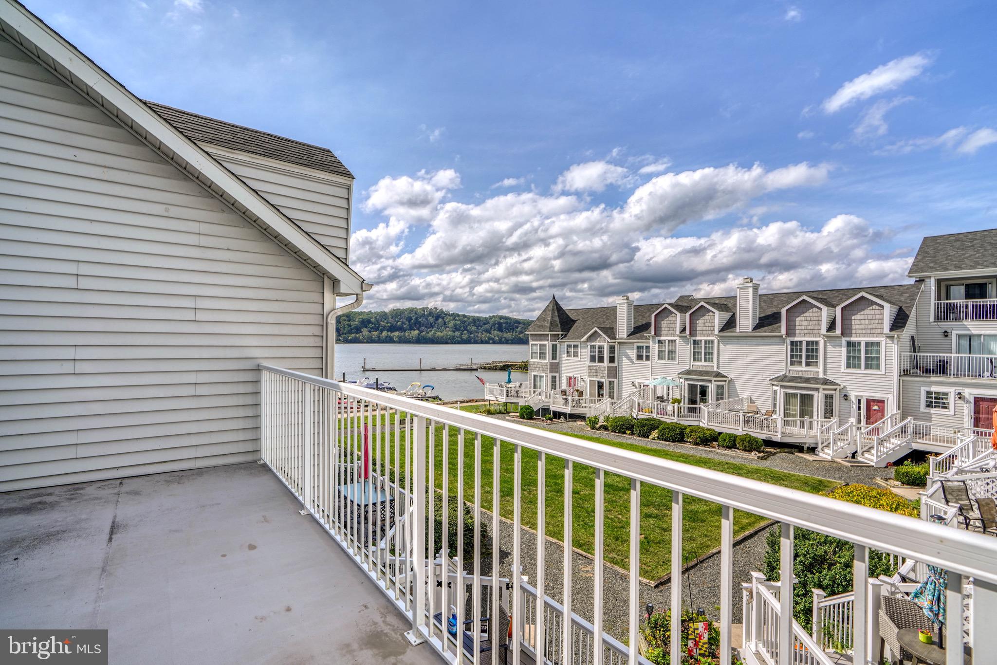 TOMES LANDING - Residential