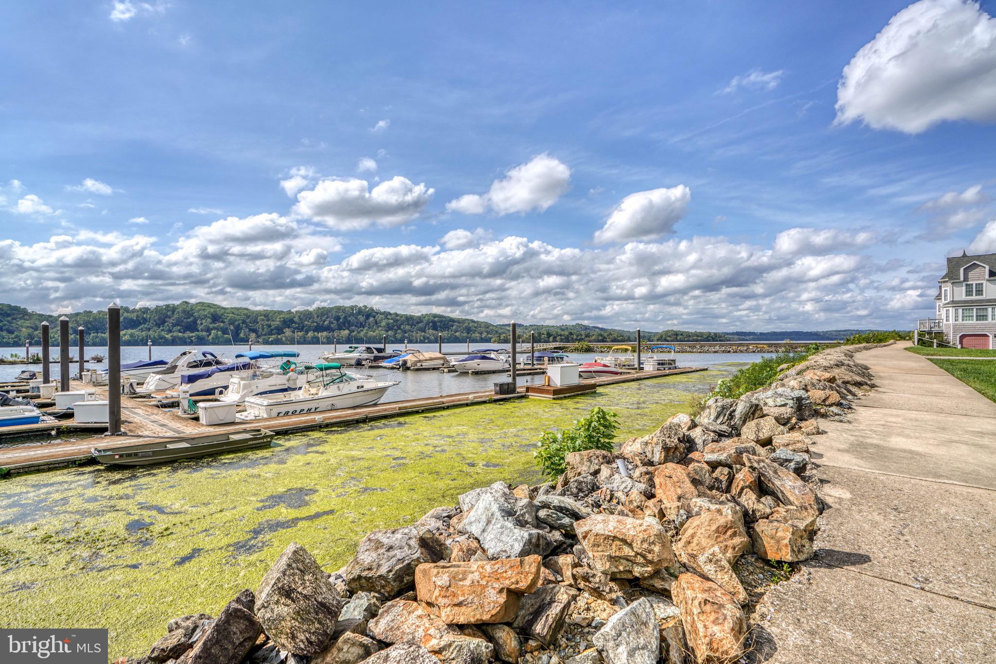 TOMES LANDING - Residential