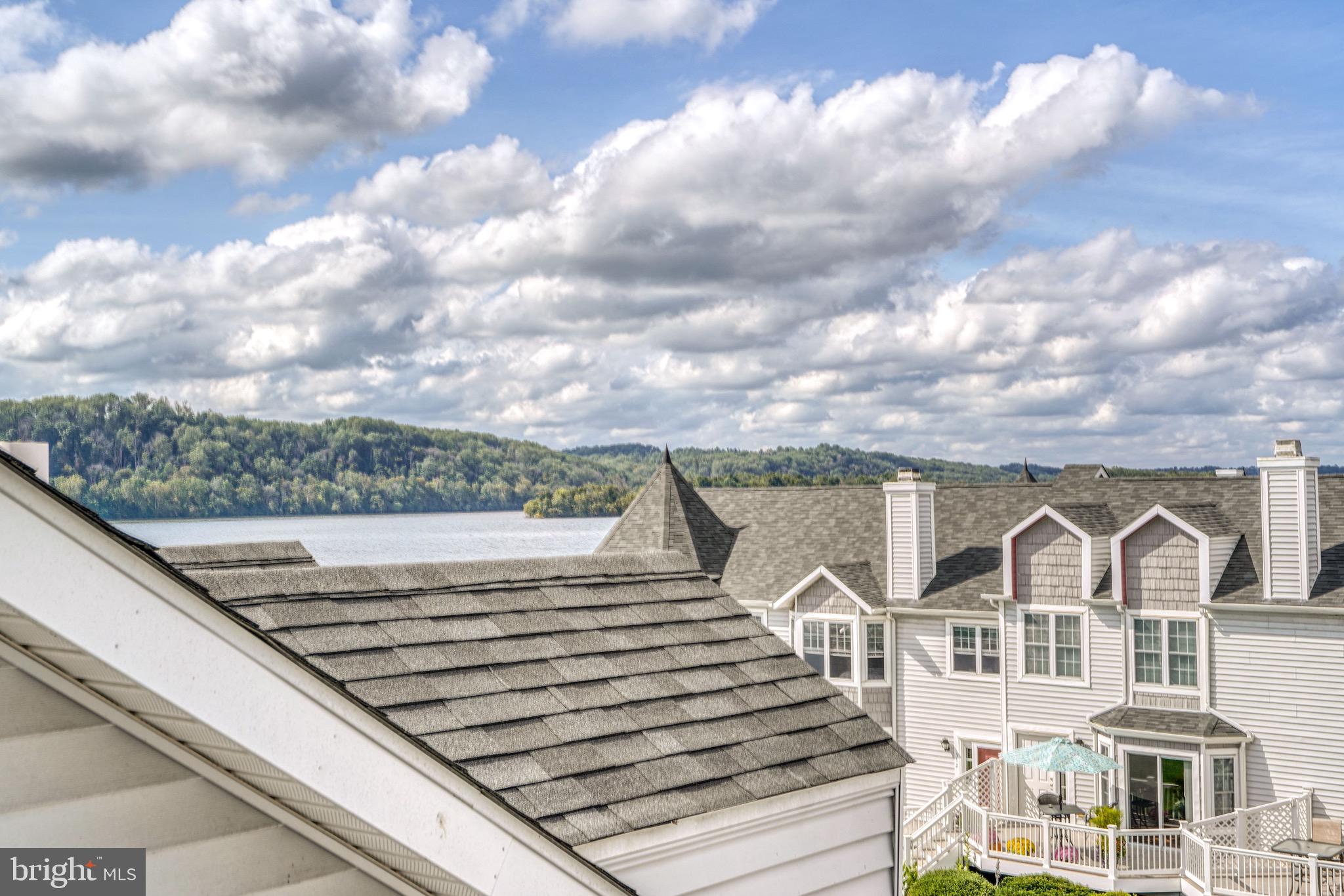 TOMES LANDING - Residential