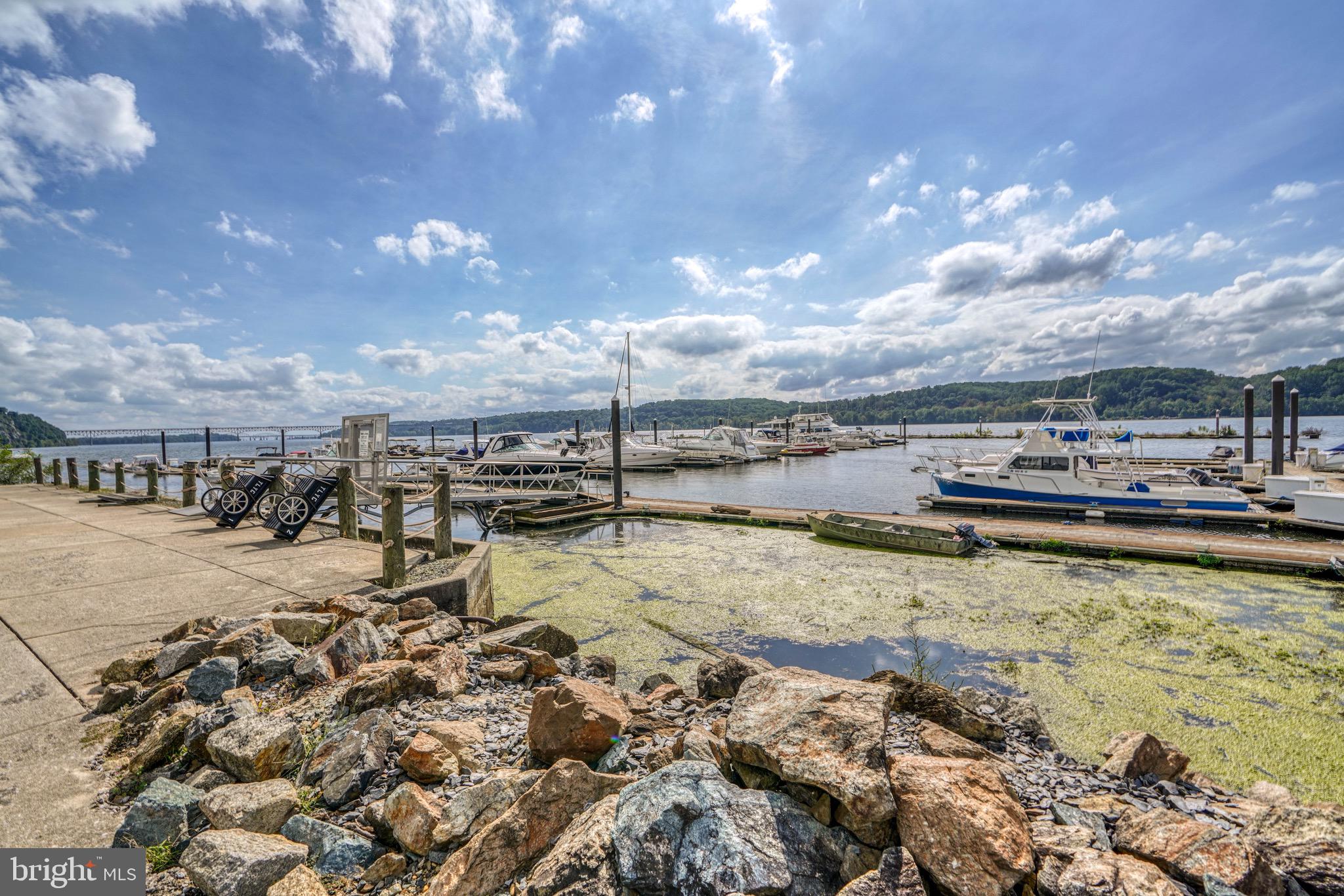 TOMES LANDING - Residential