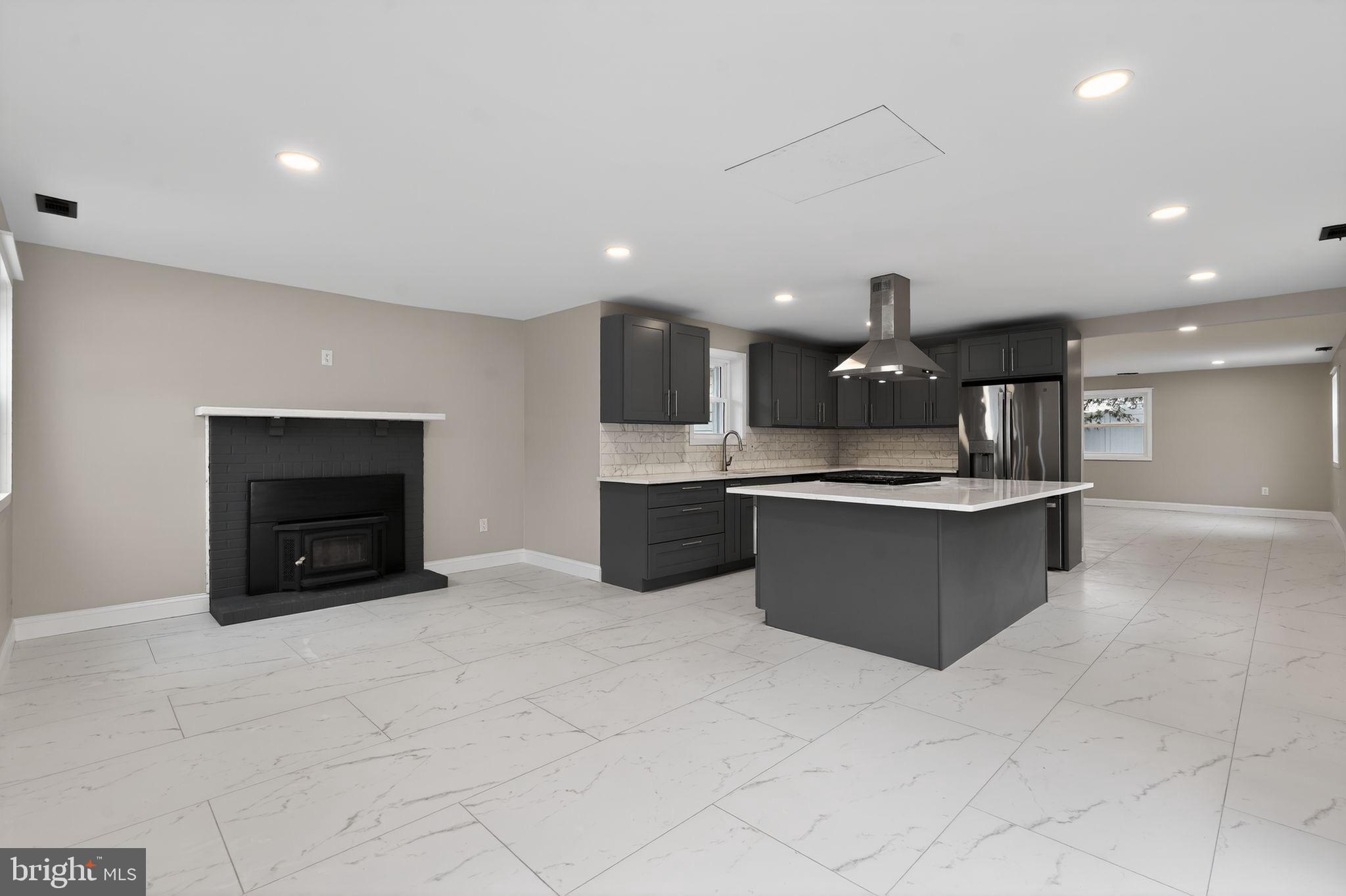 NONE AVA ILABLE - Residential