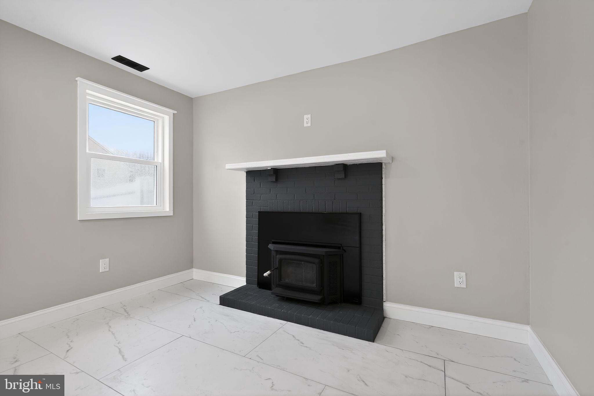 NONE AVA ILABLE - Residential