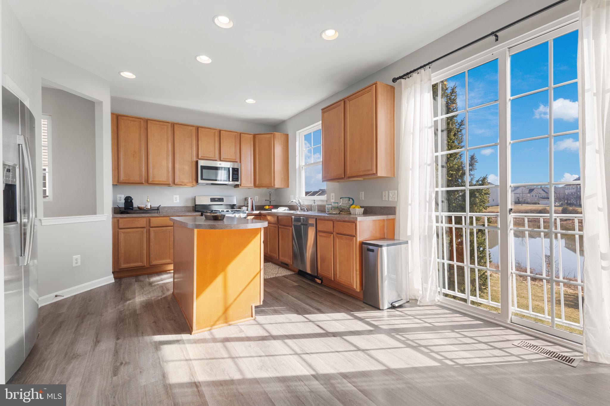 PEMBROOKE/VICTORY LAKES - Residential