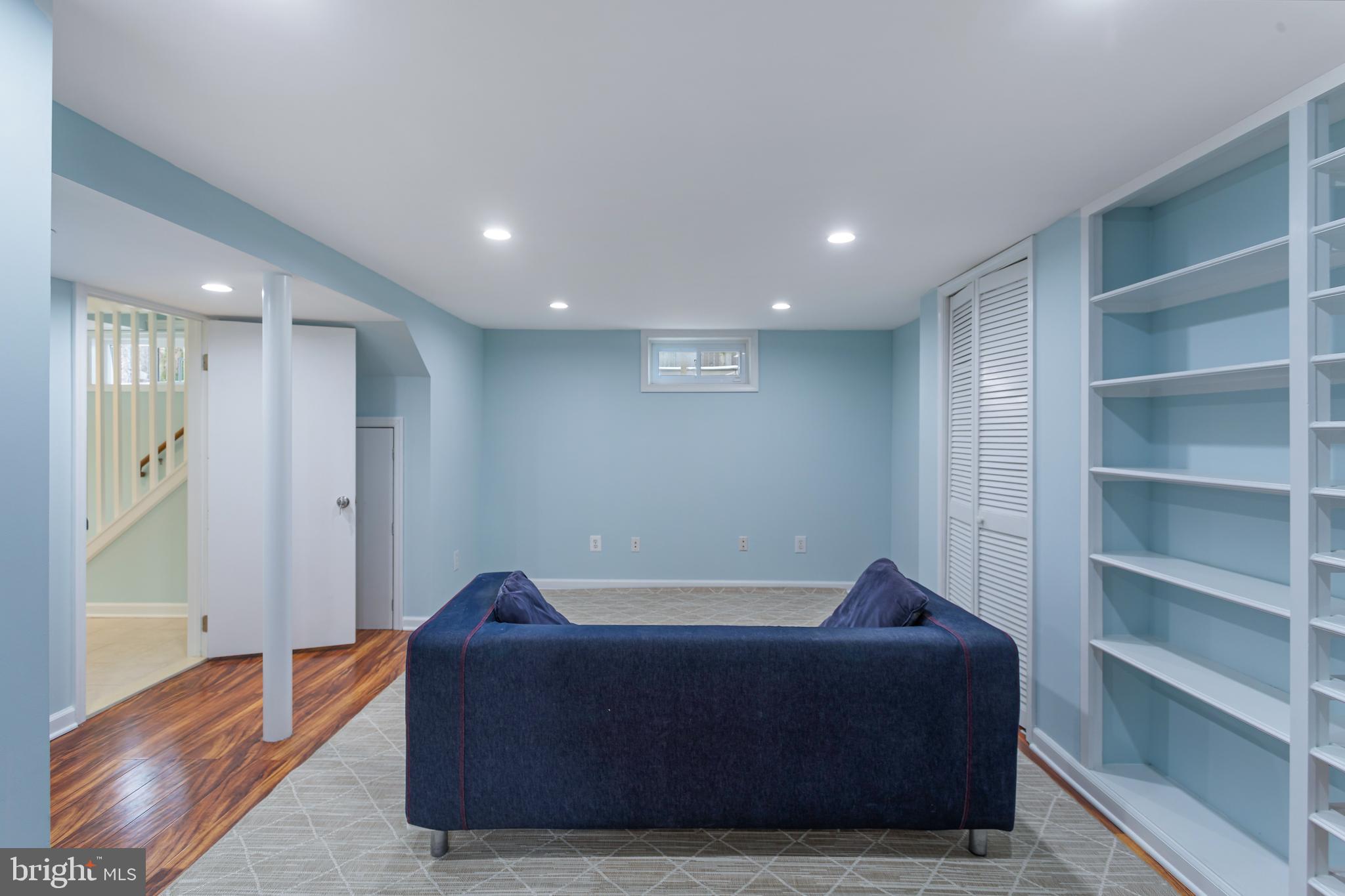 VEIRS MILL VILLAGE - Residential