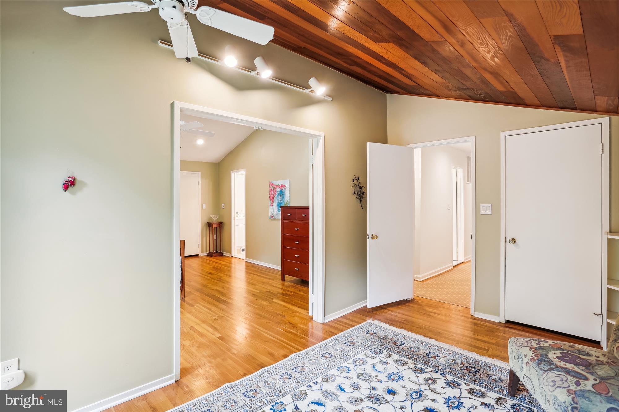 EAST GATE OF POTOMAC - Residential