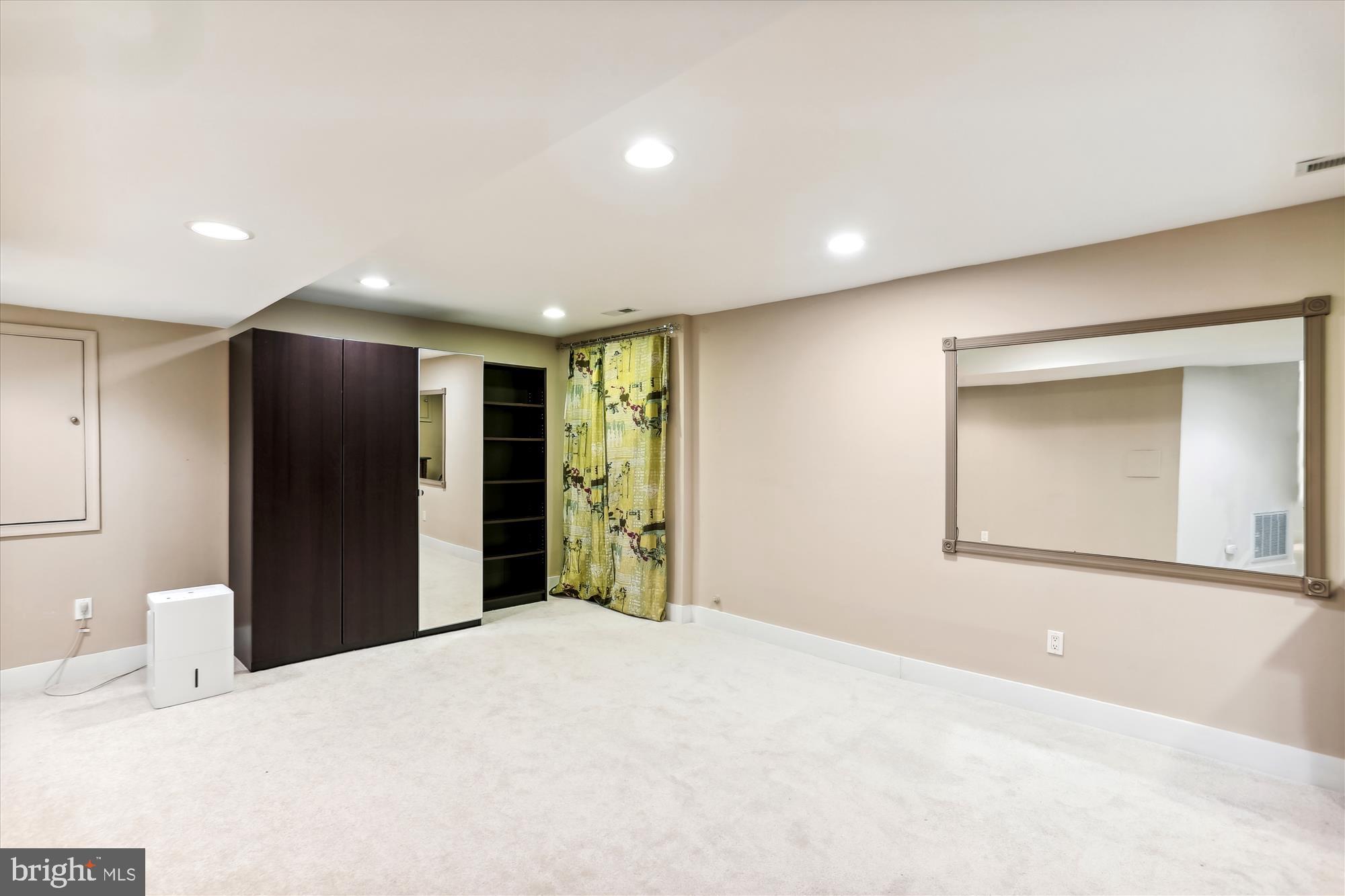 EAST GATE OF POTOMAC - Residential