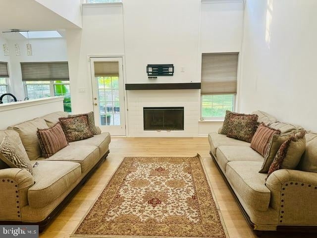 33 BROWNSTONE ROAD