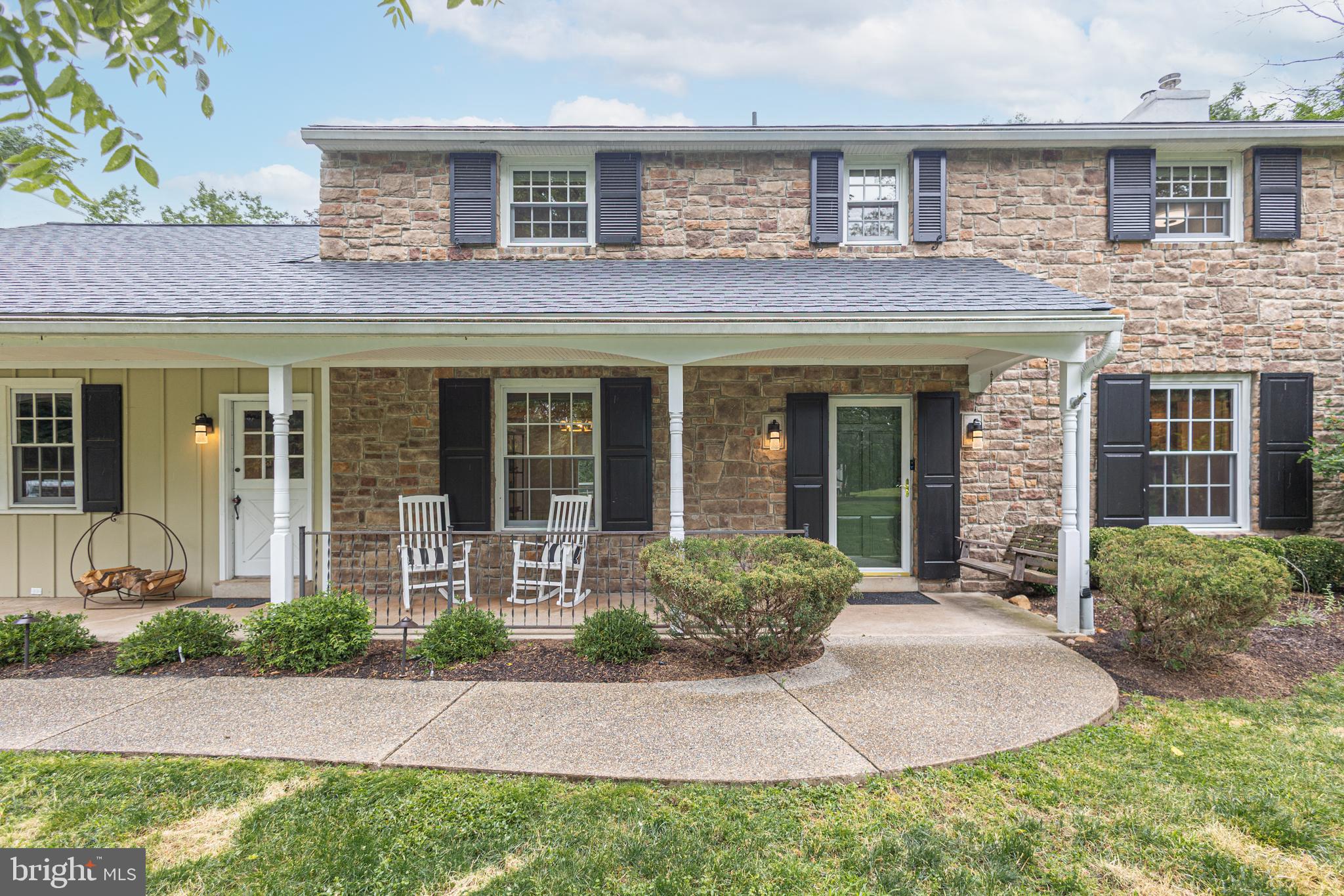 1184 SHANNON LANE