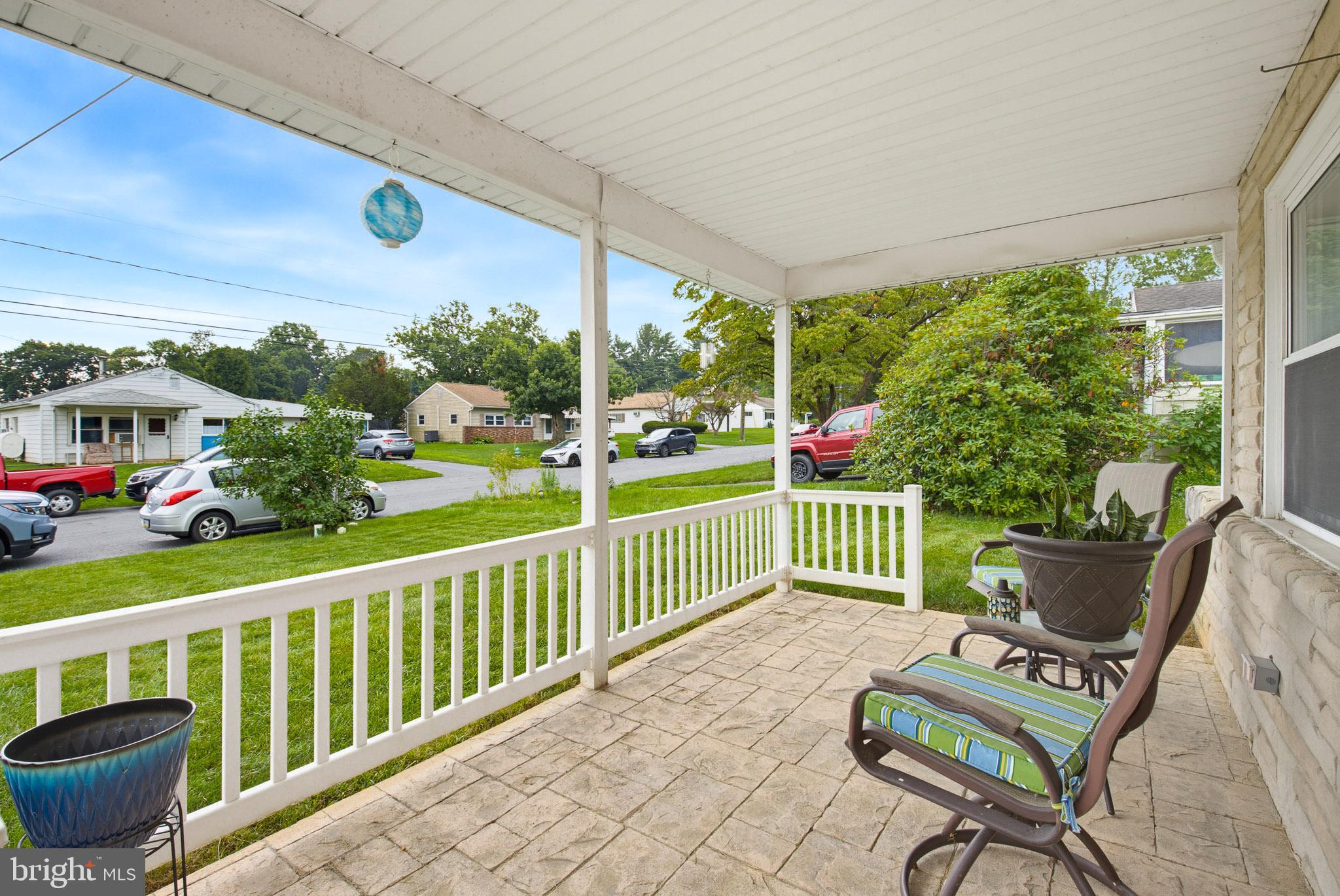 6290 HOLLOW DRIVE