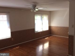 COUNTRY CREEK - Residential Lease