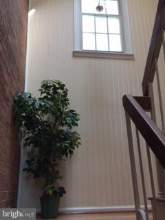 COUNTRY CREEK - Residential Lease