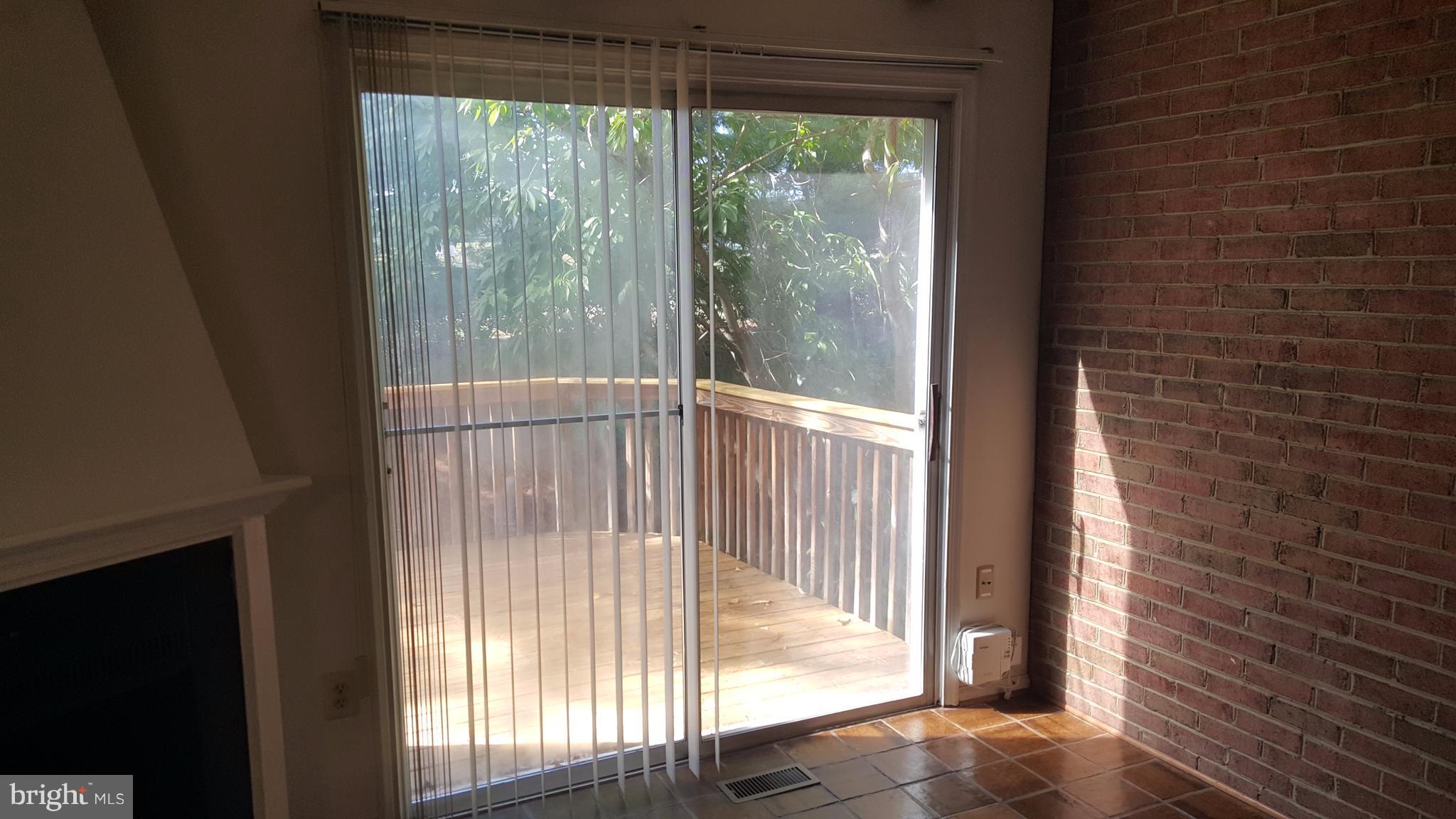 COUNTRY CREEK - Residential Lease